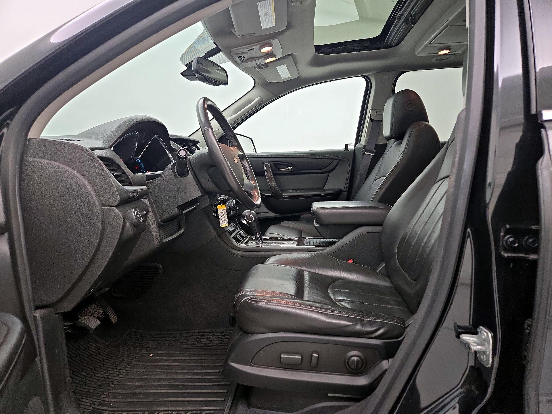 Thumbnail: 2015 Chevrolet Traverse - 11