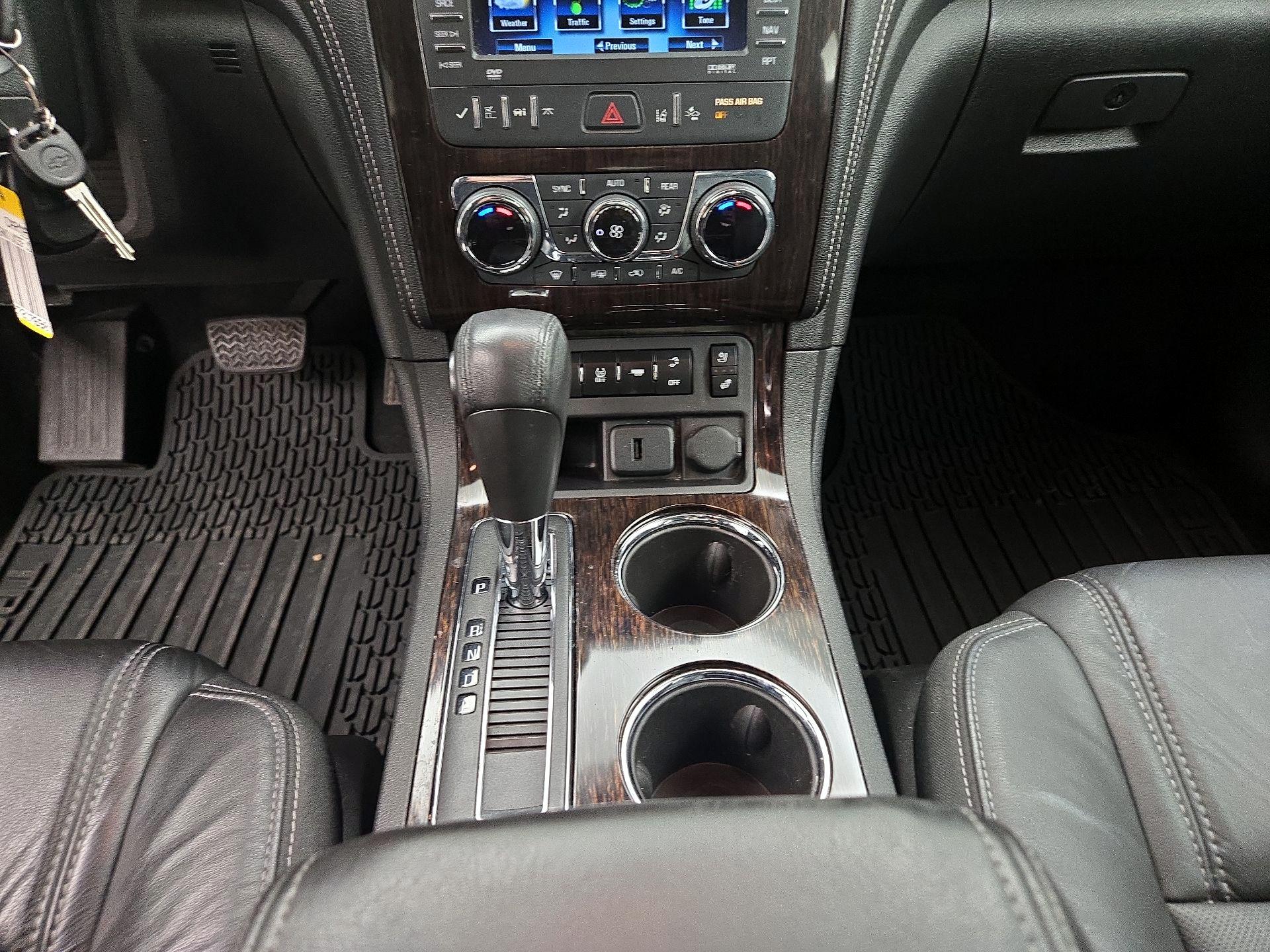 Thumbnail: 2015 Chevrolet Traverse - 17