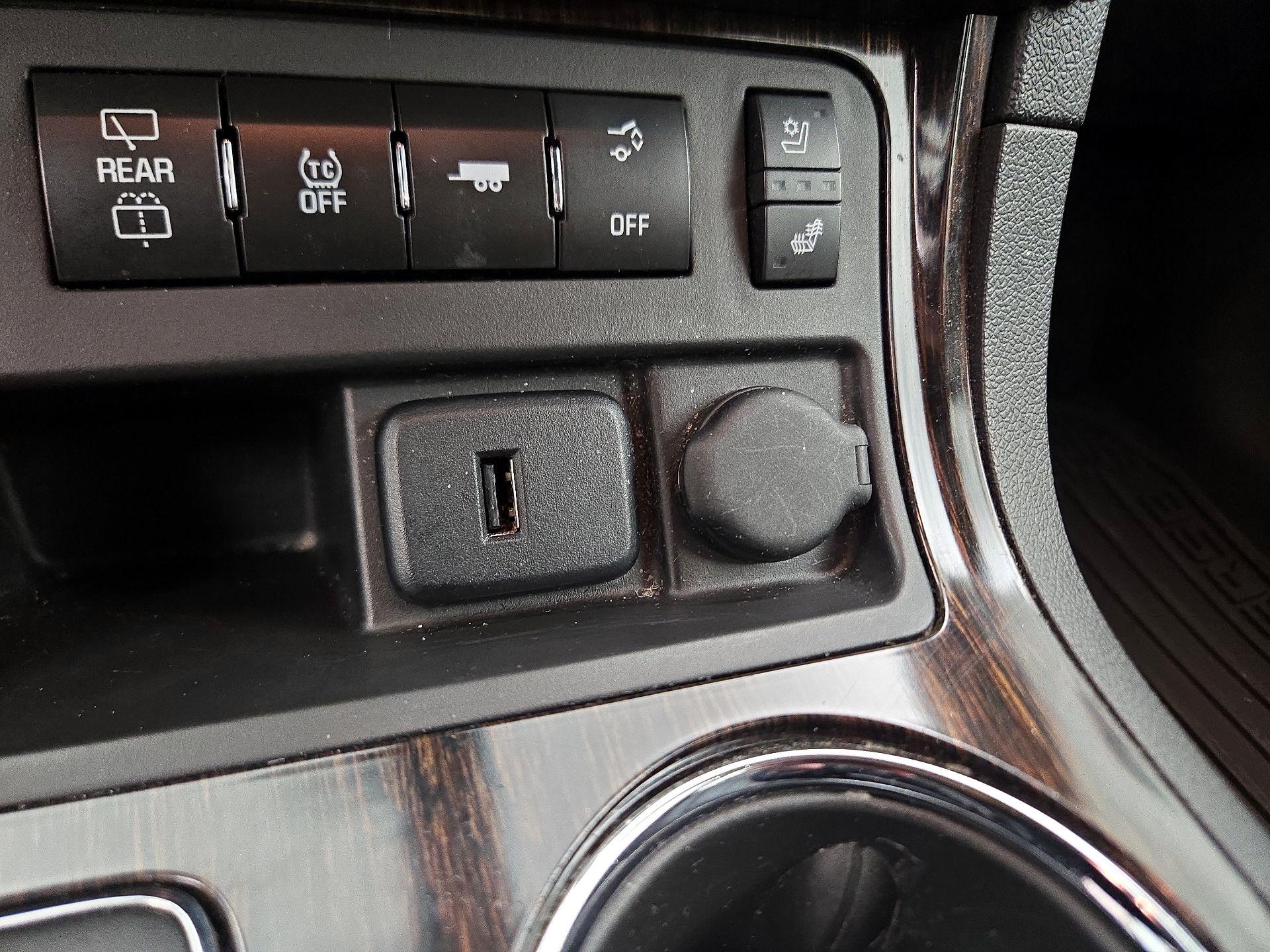 Thumbnail: 2015 Chevrolet Traverse - 18