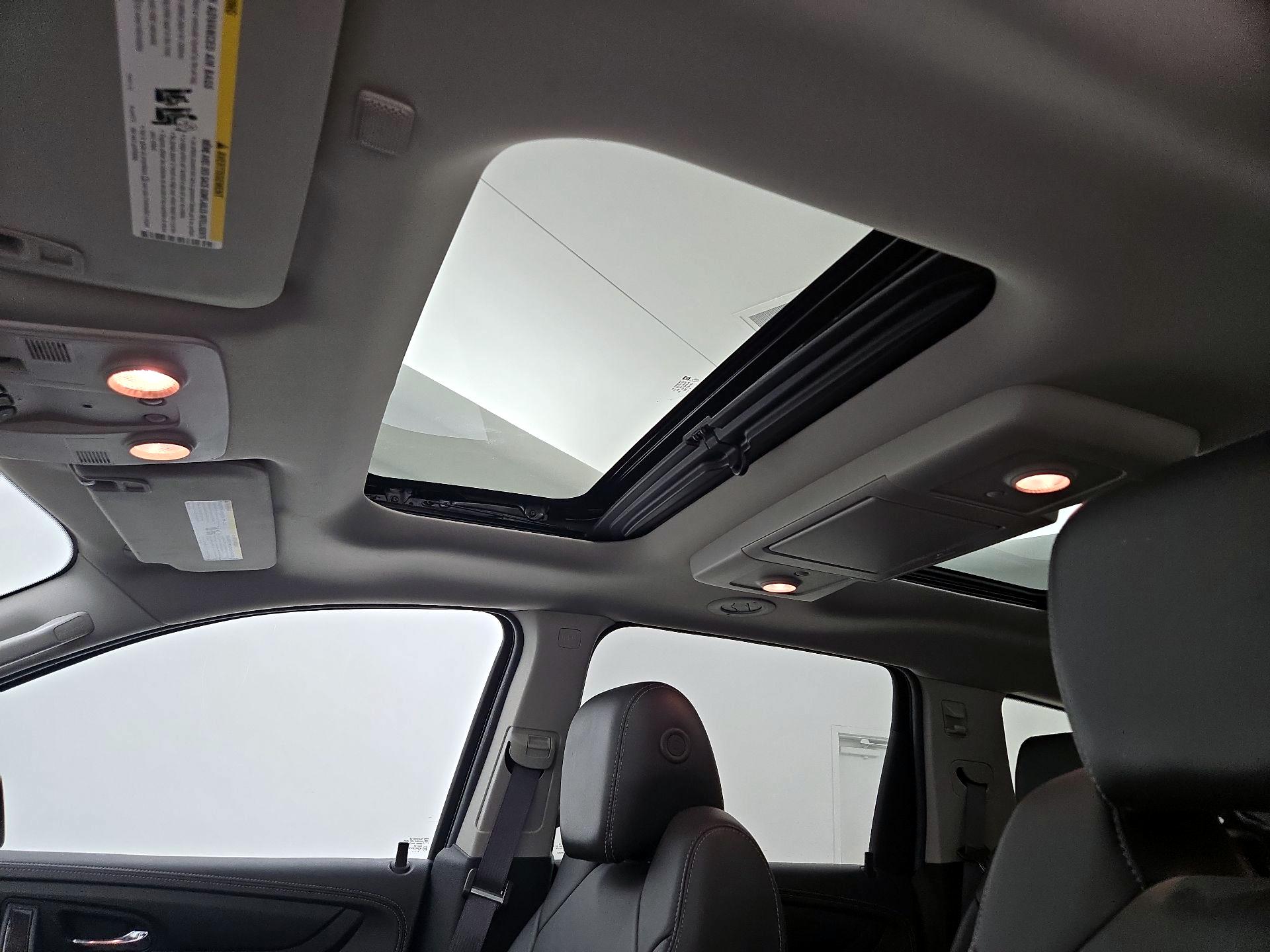 Thumbnail: 2015 Chevrolet Traverse - 19
