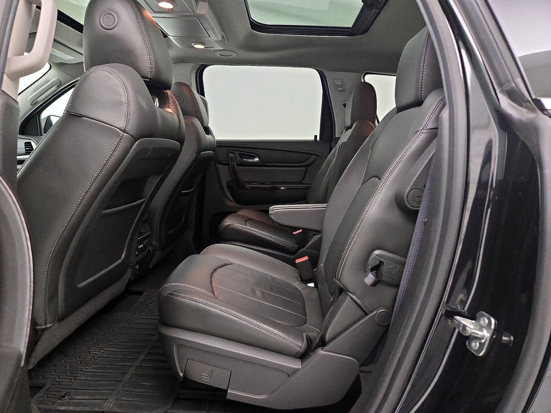 Thumbnail: 2015 Chevrolet Traverse - 20