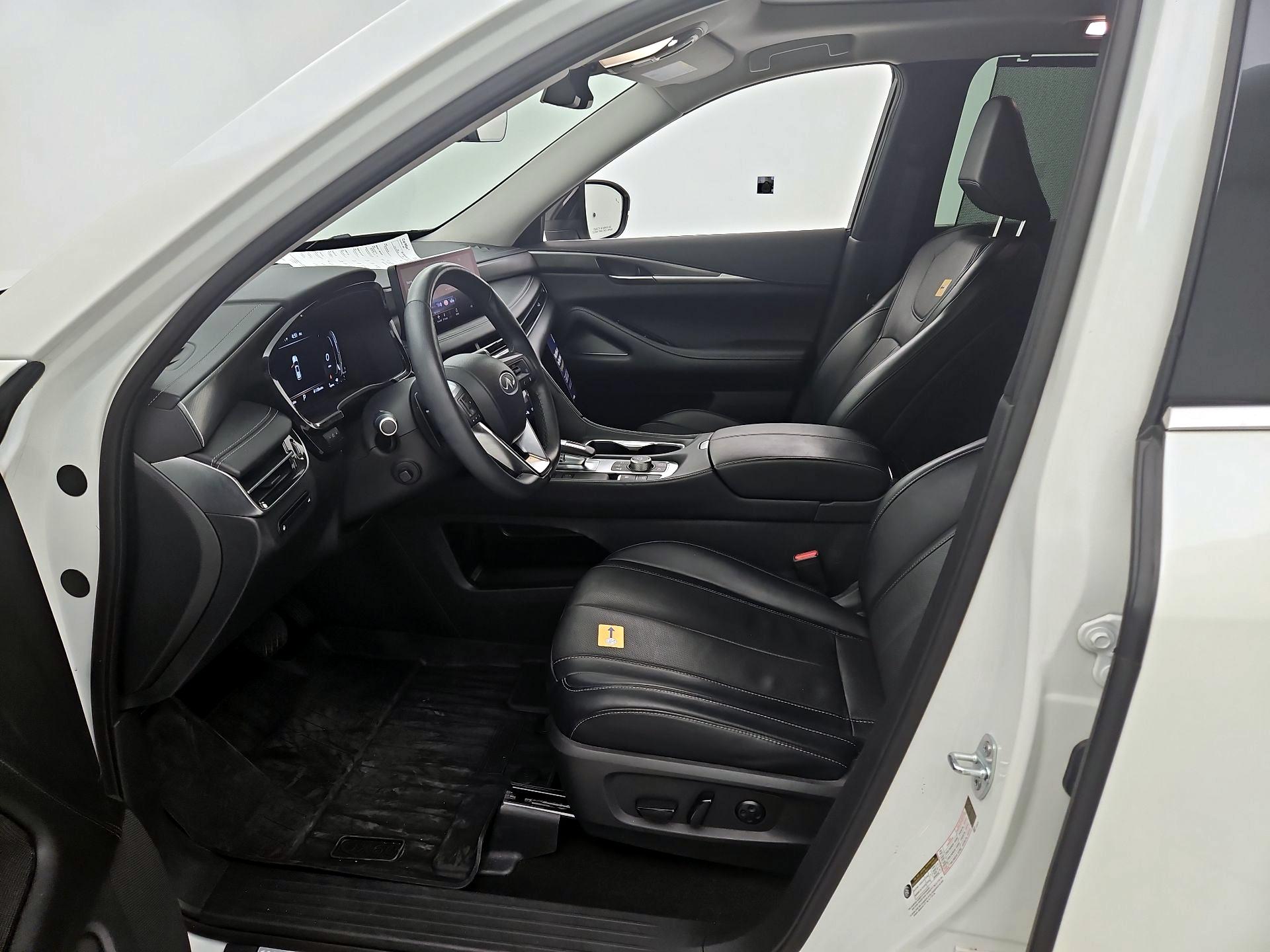 Thumbnail: 2023 INFINITI QX60 - 11