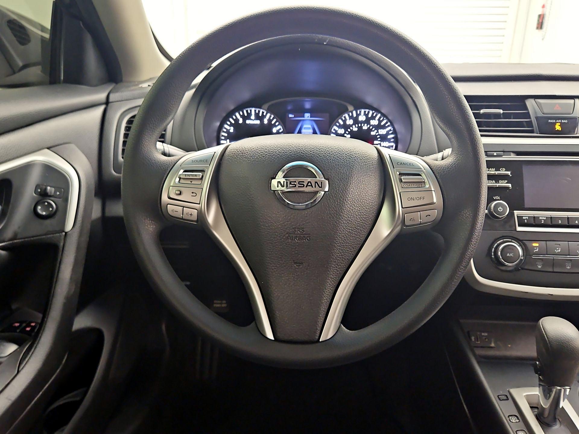Thumbnail: 2018 Nissan Altima - 10