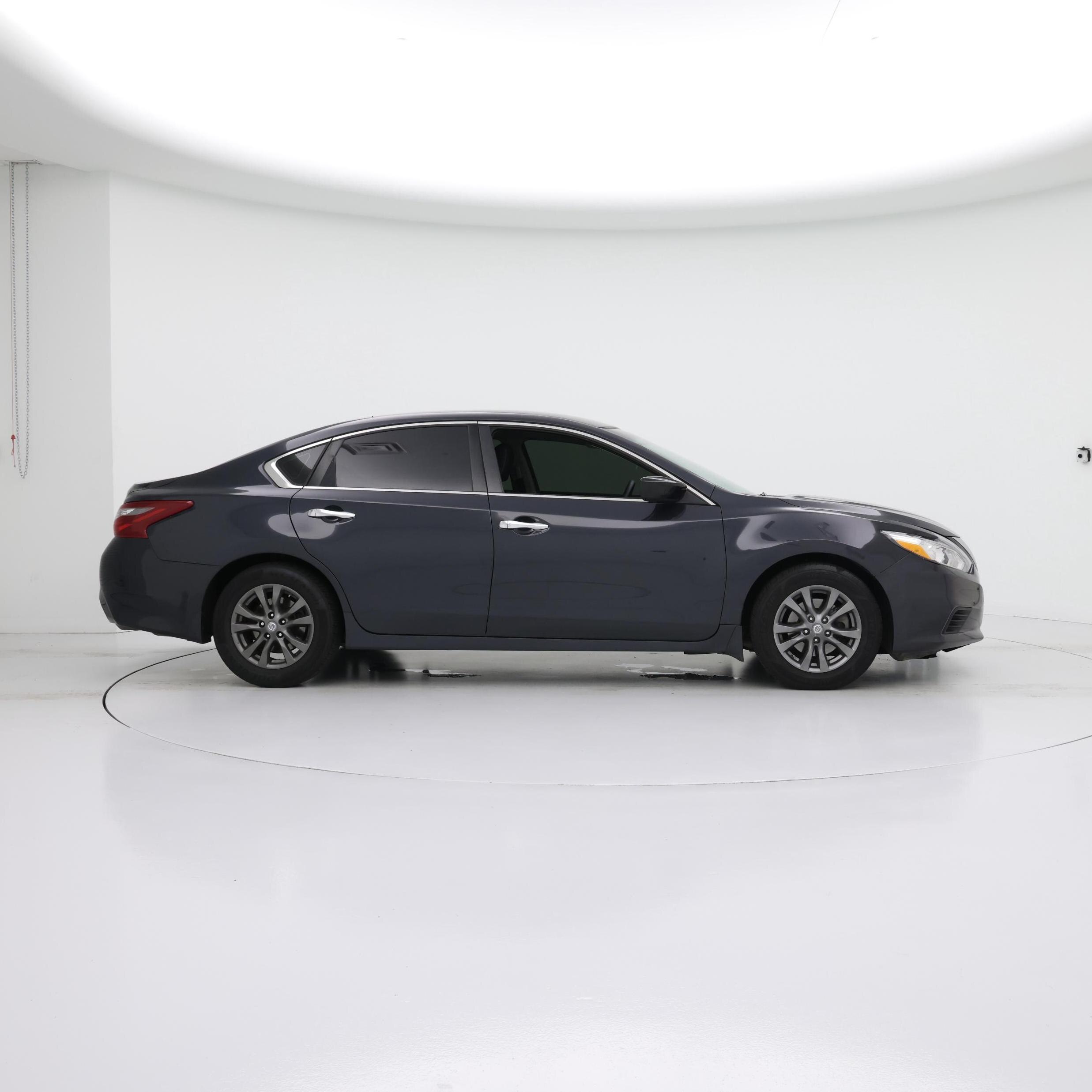 Thumbnail: 2018 Nissan Altima - 7