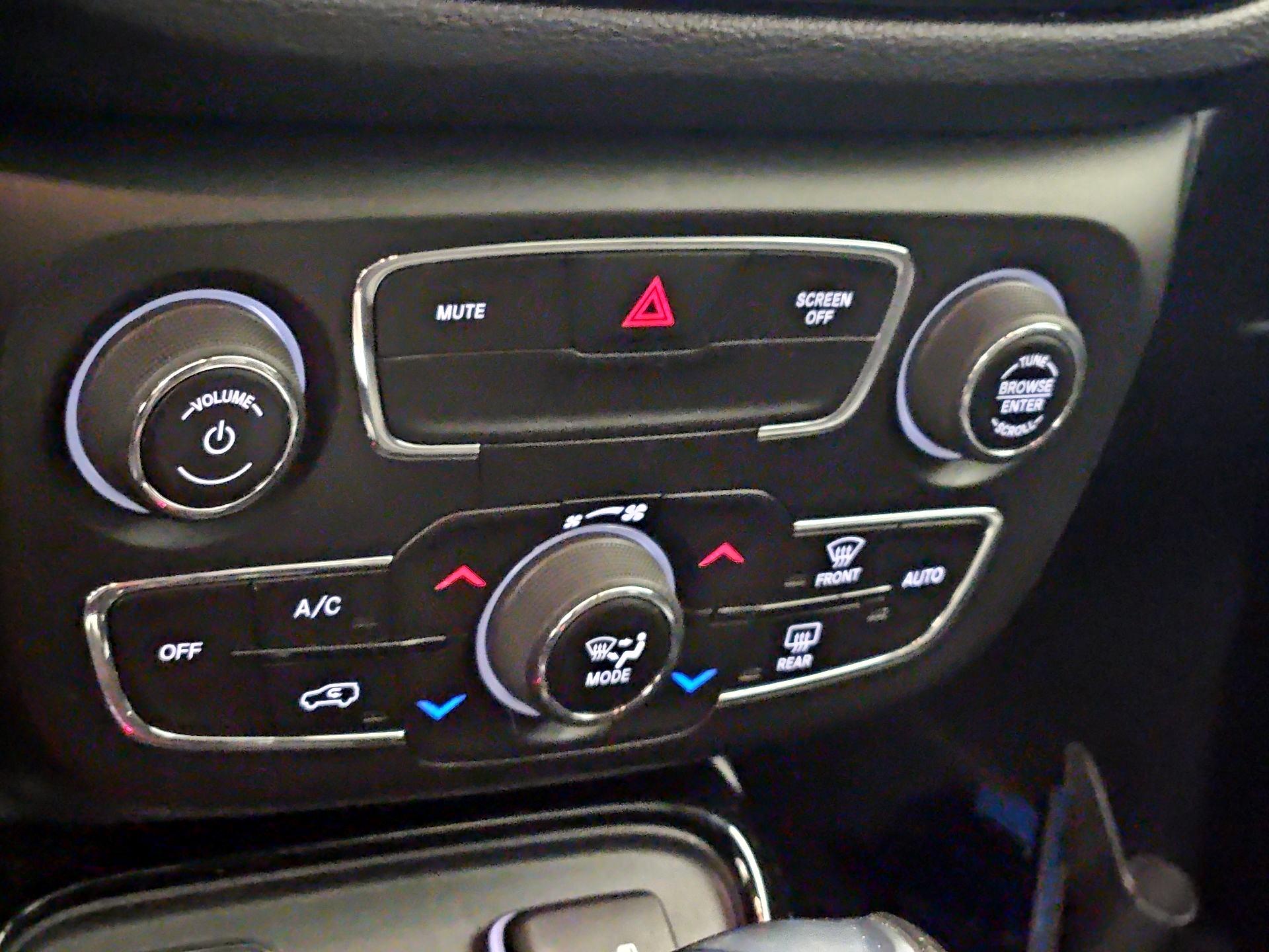 Thumbnail: 2021 Jeep Compass - 16