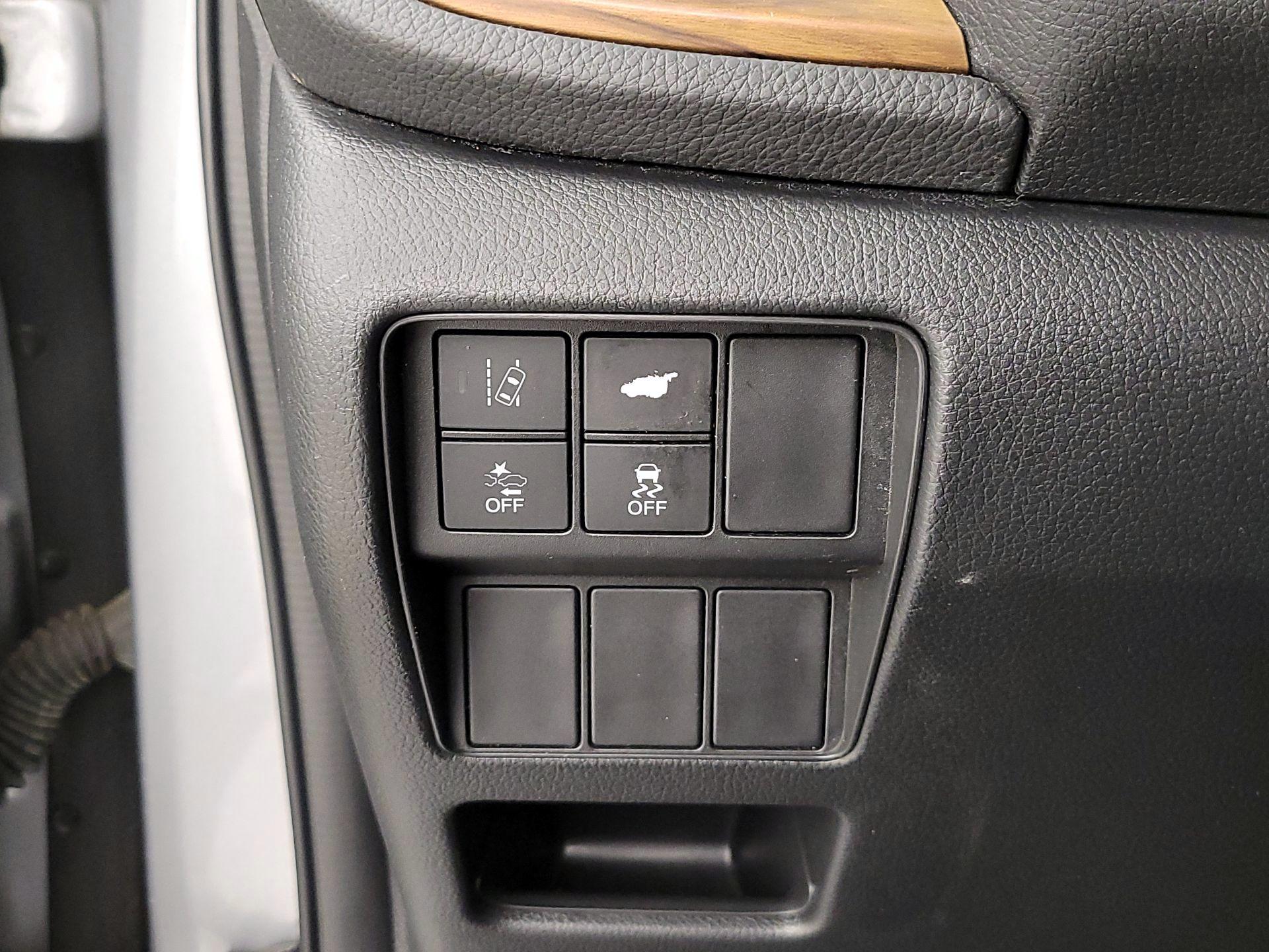 Thumbnail: 2017 Honda CR-V - 13