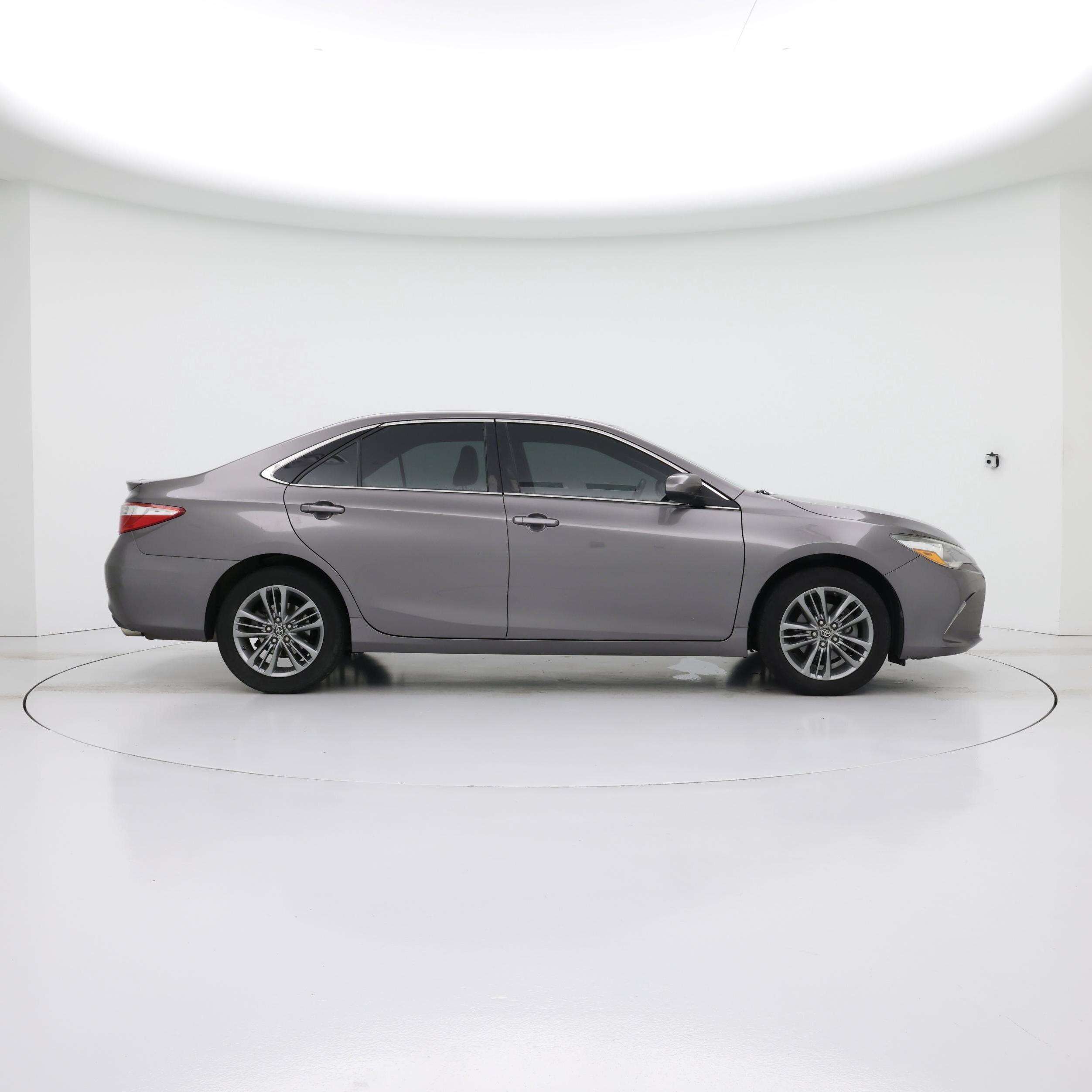Thumbnail: 2017 Toyota Camry - 7