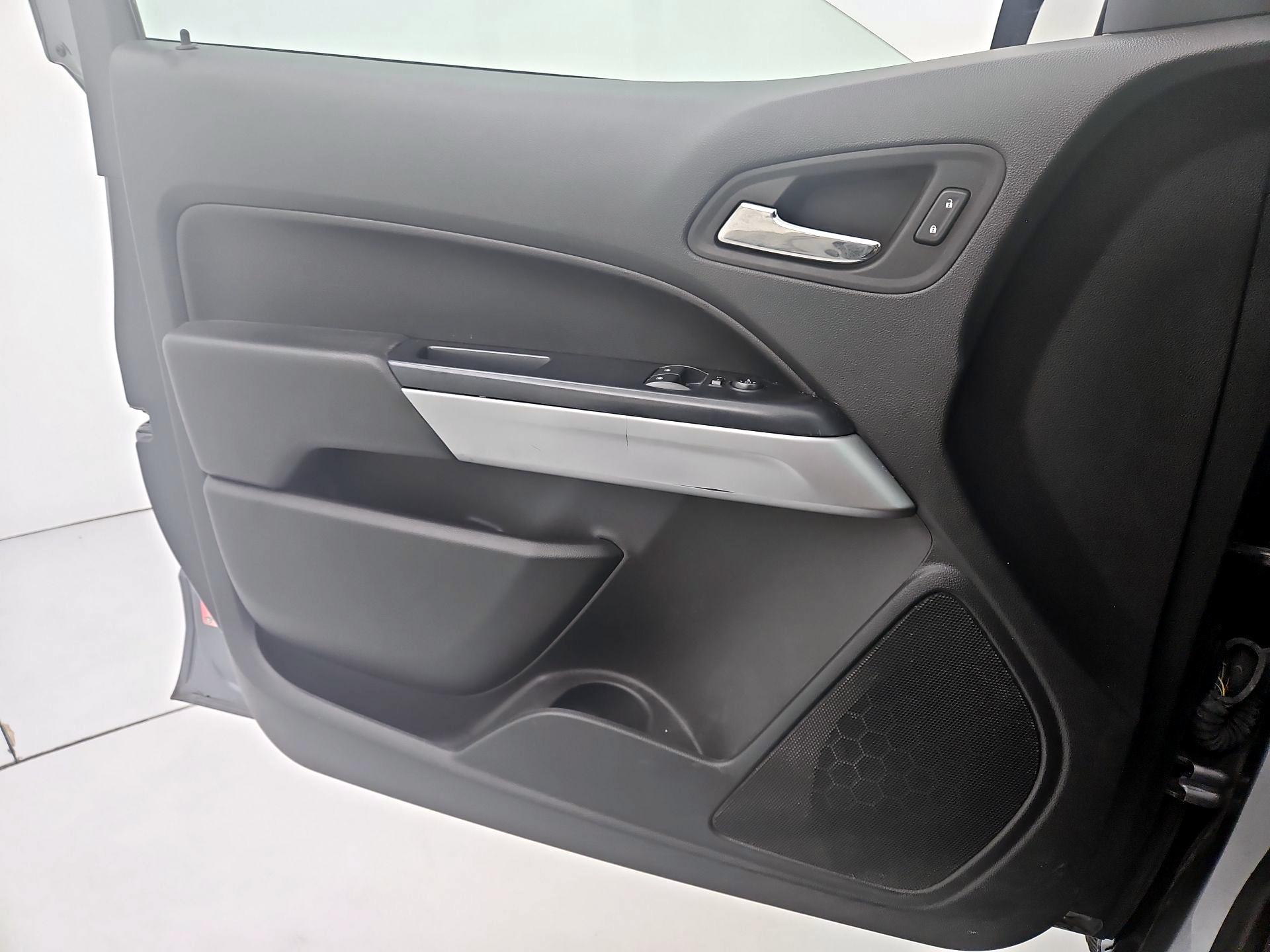 Thumbnail: 2022 Chevrolet Colorado - 12