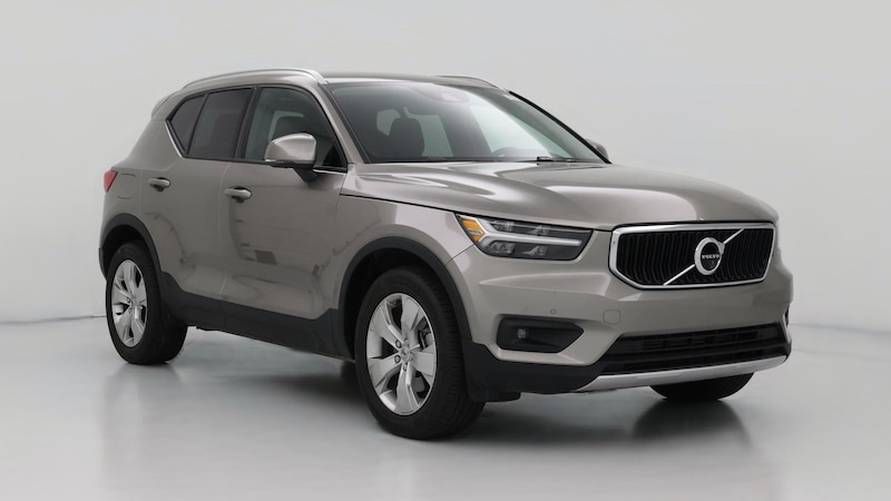 2022 Volvo XC40 T4 Momentum Hero Image