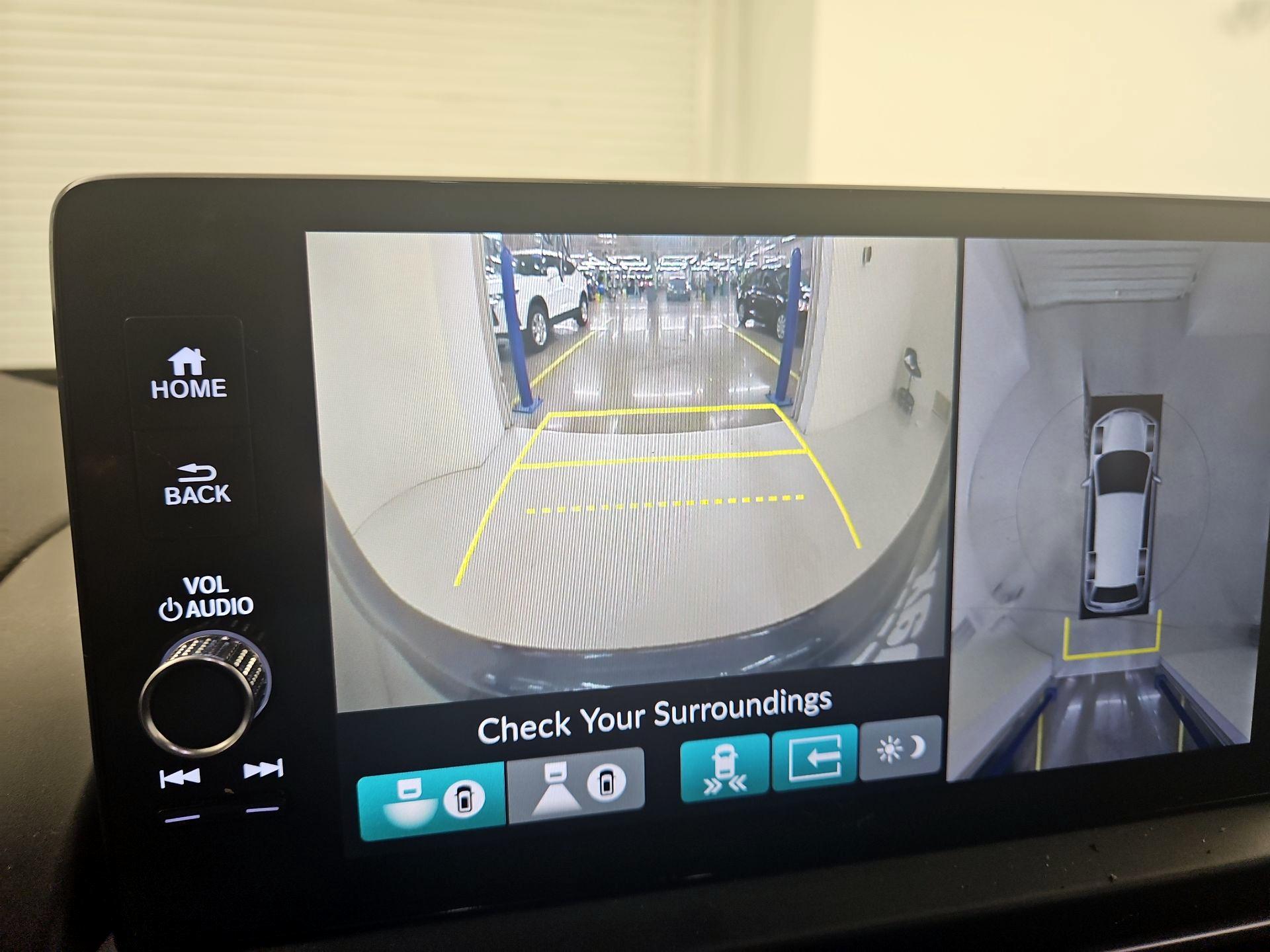 Thumbnail: 2023 Honda Pilot - 15