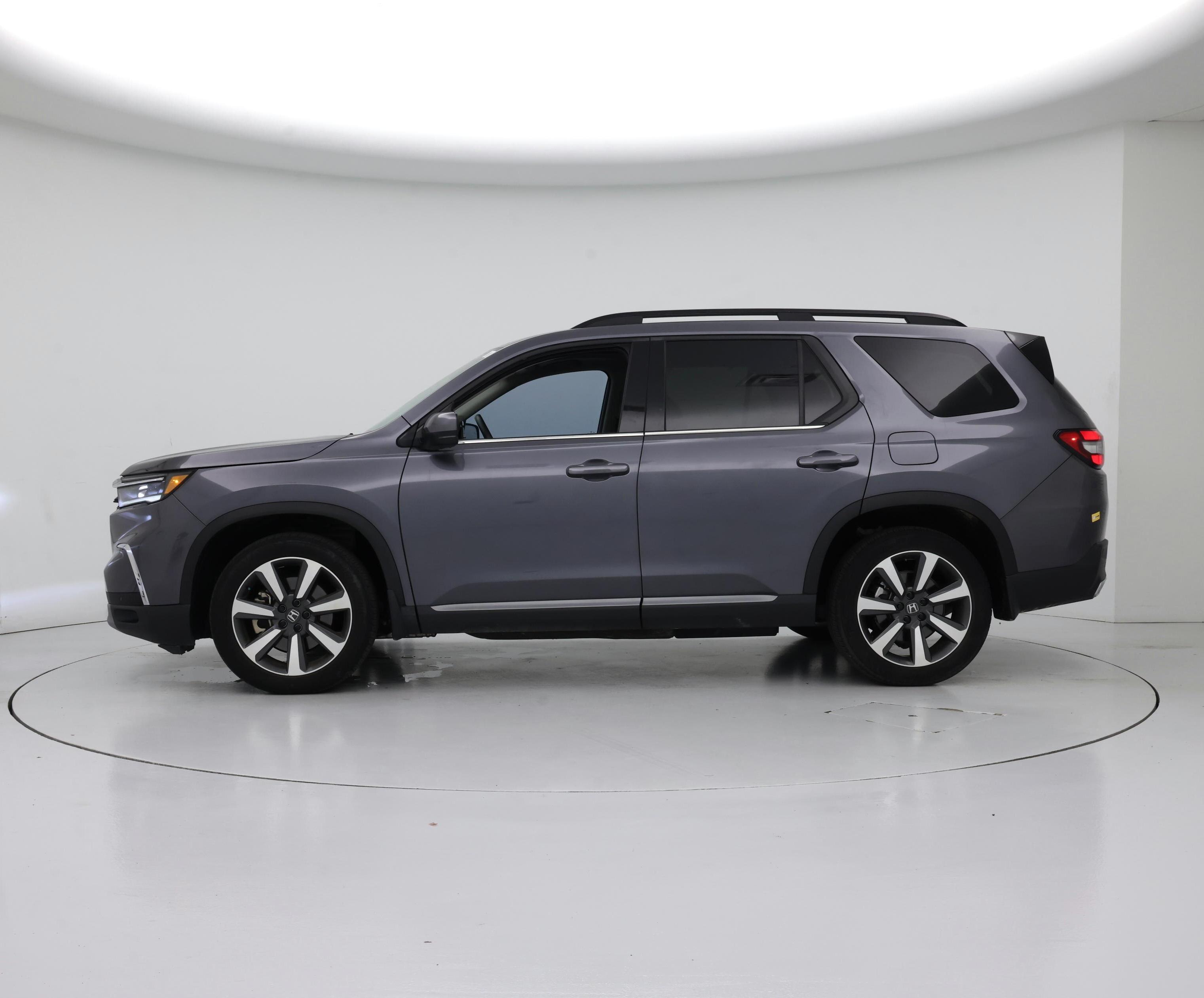 Thumbnail: 2023 Honda Pilot - 3