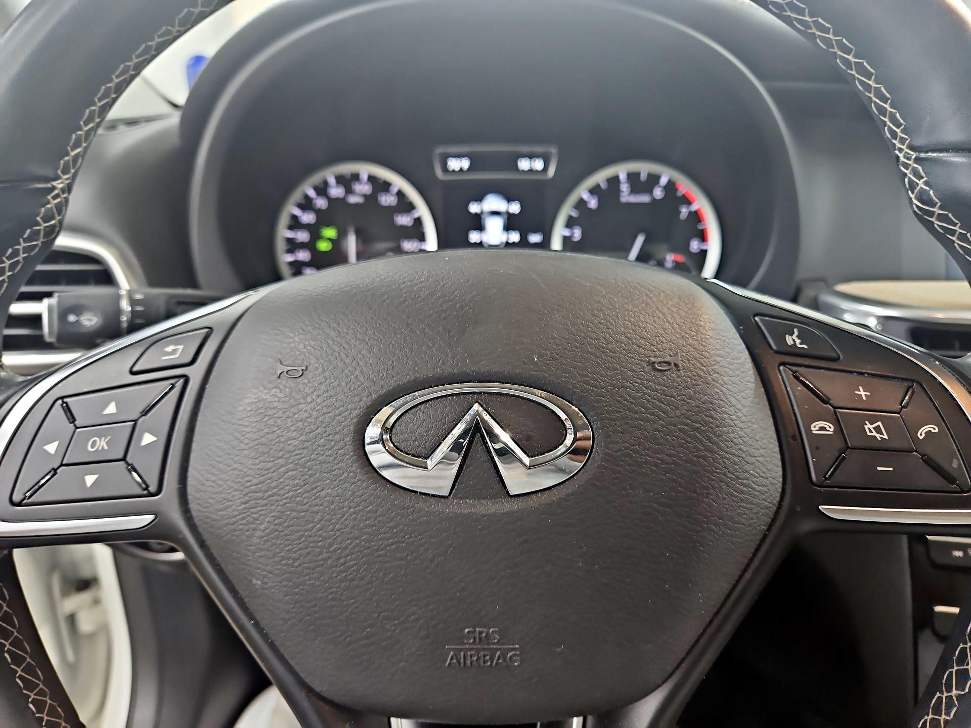 Thumbnail: 2019 INFINITI QX30 - 10