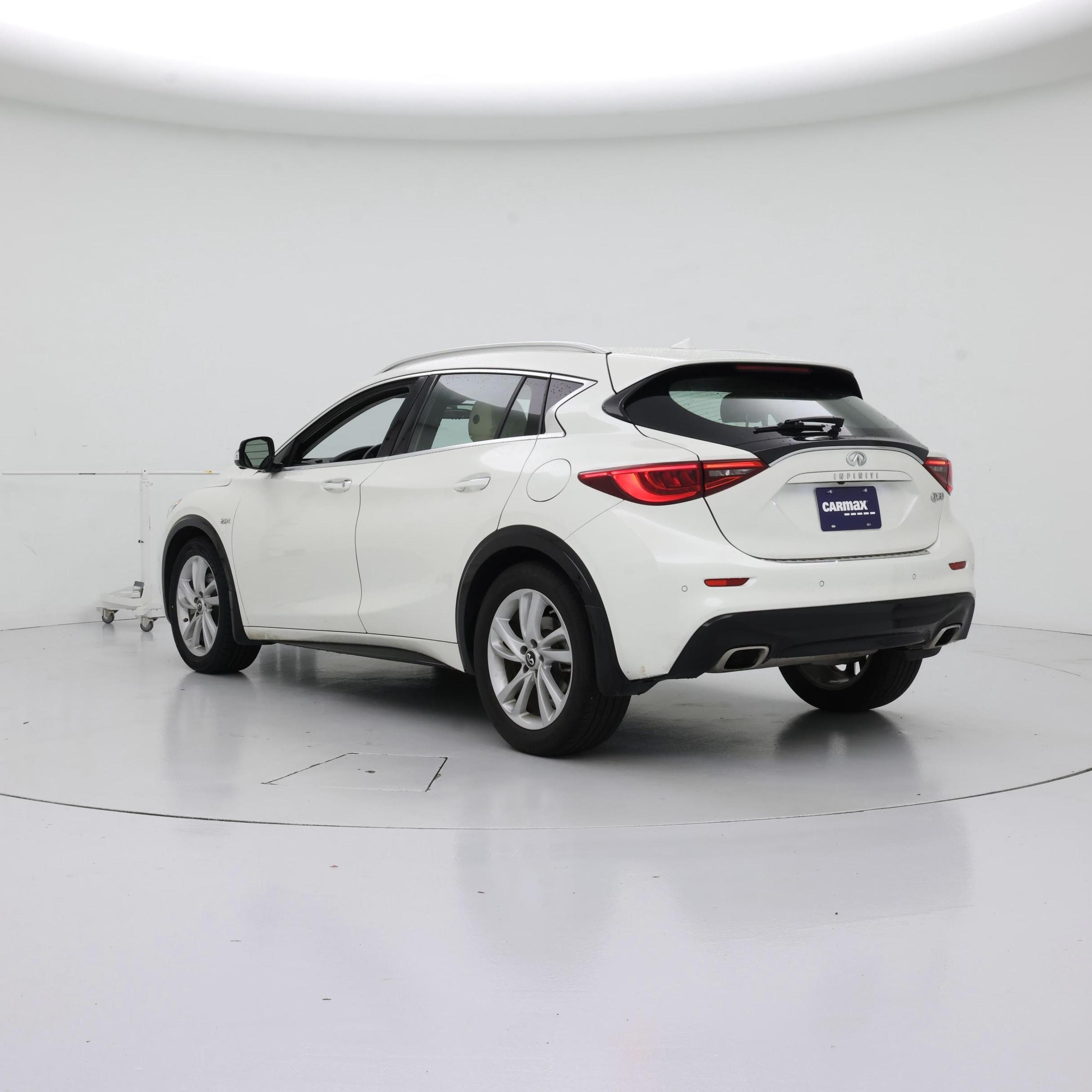Thumbnail: 2019 INFINITI QX30 - 2