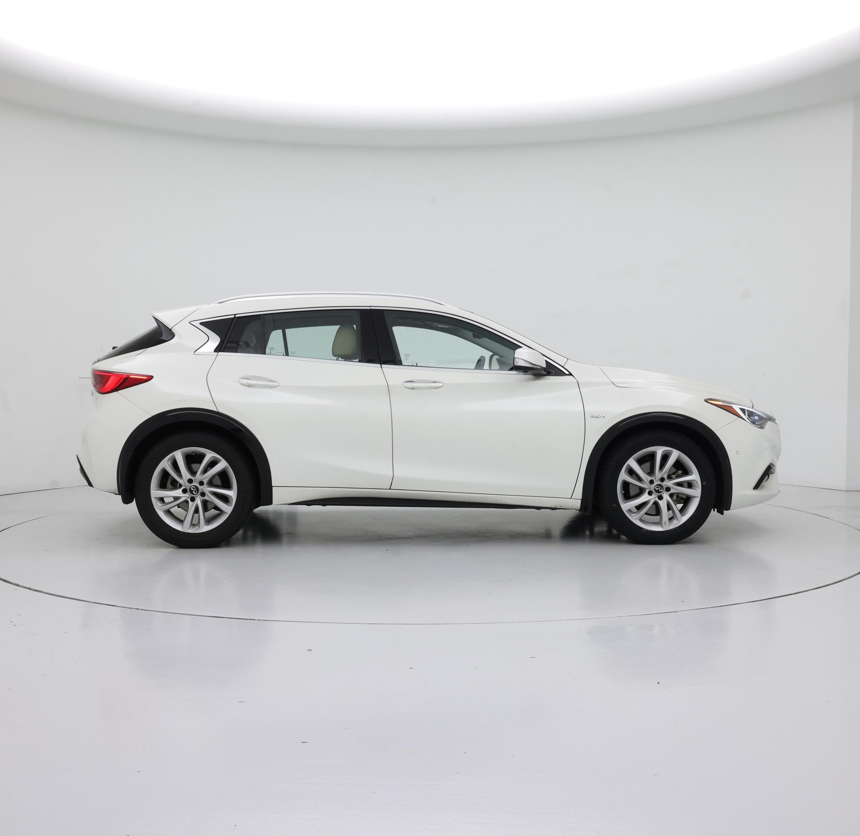 Thumbnail: 2019 INFINITI QX30 - 7