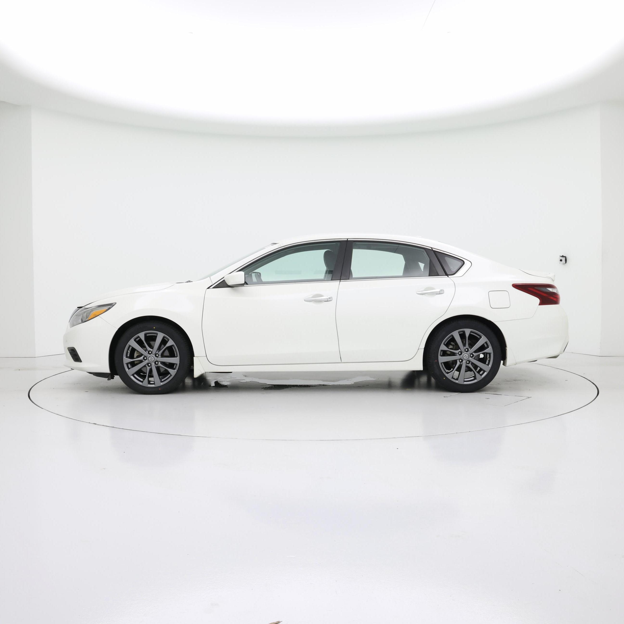 Thumbnail: 2018 Nissan Altima - 3