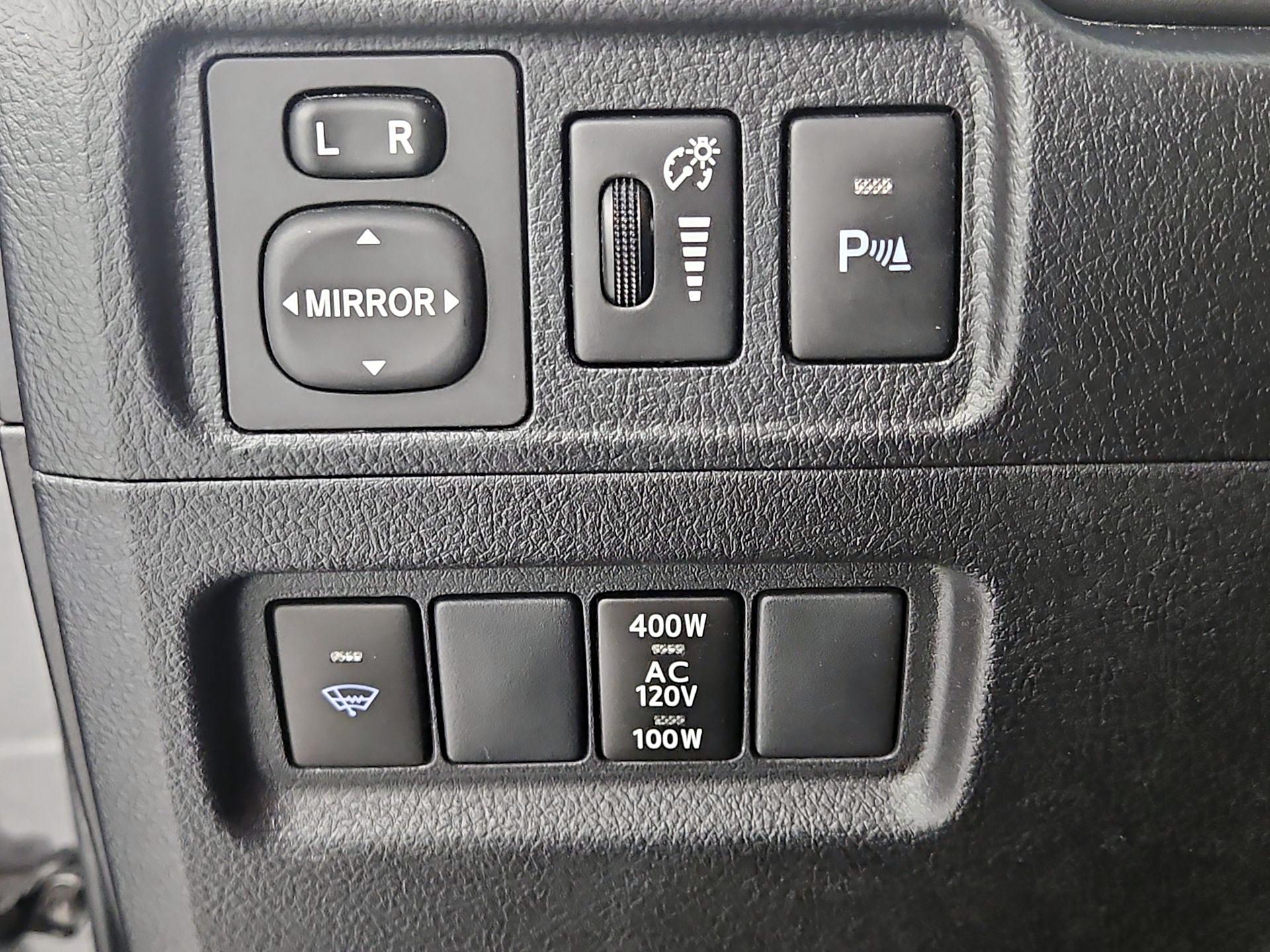 Thumbnail: 2014 Toyota 4Runner - 13