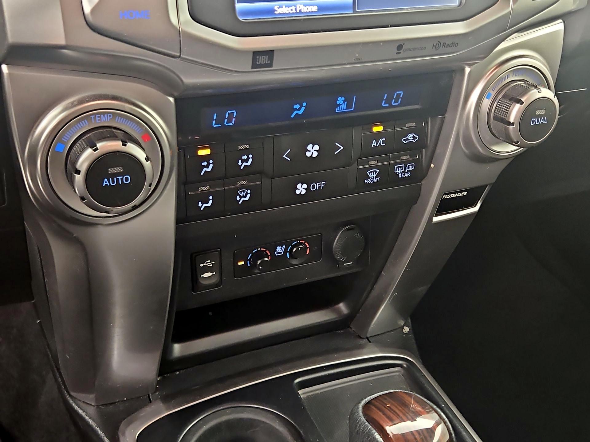 Thumbnail: 2014 Toyota 4Runner - 17