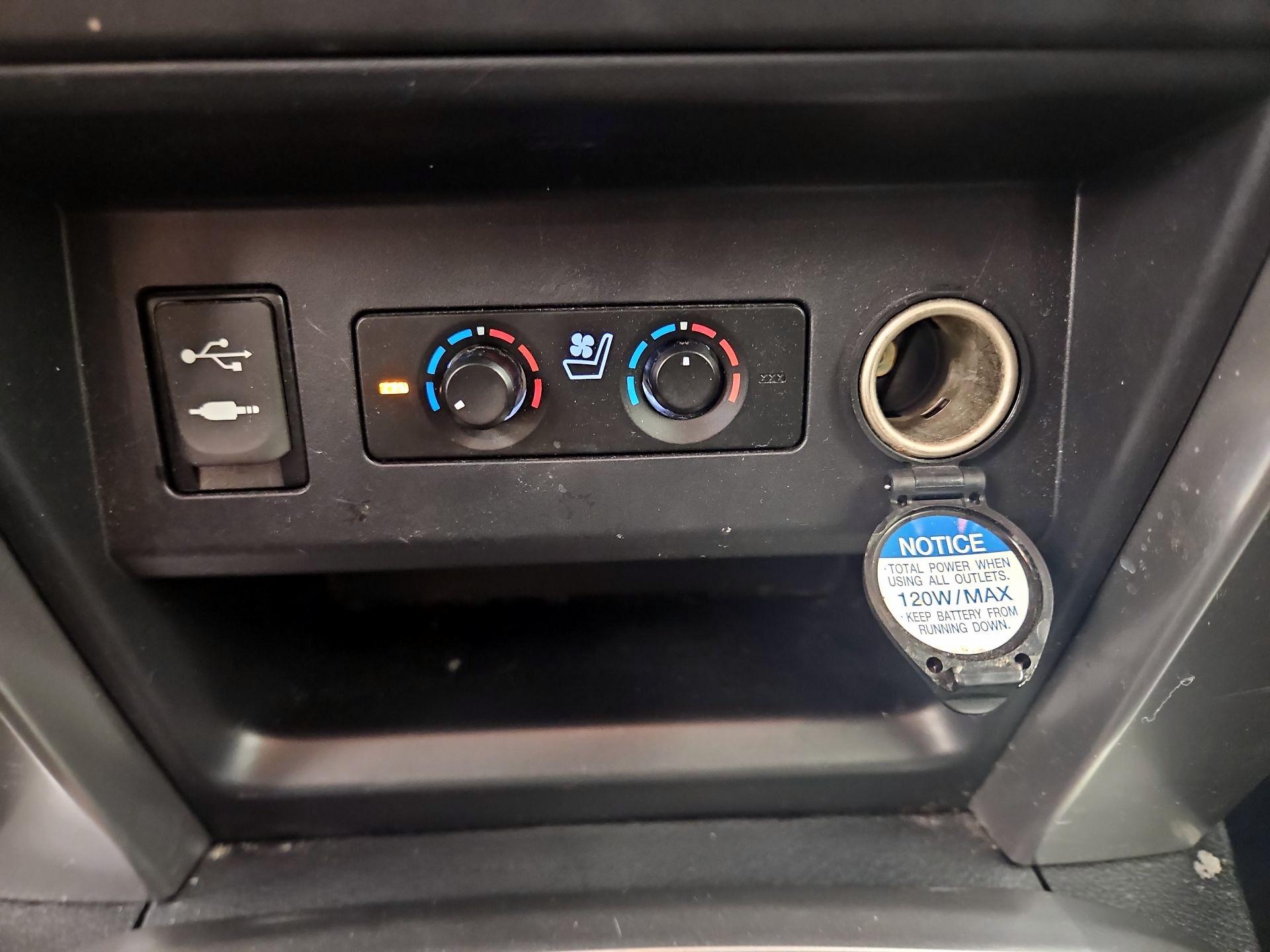 Thumbnail: 2014 Toyota 4Runner - 19