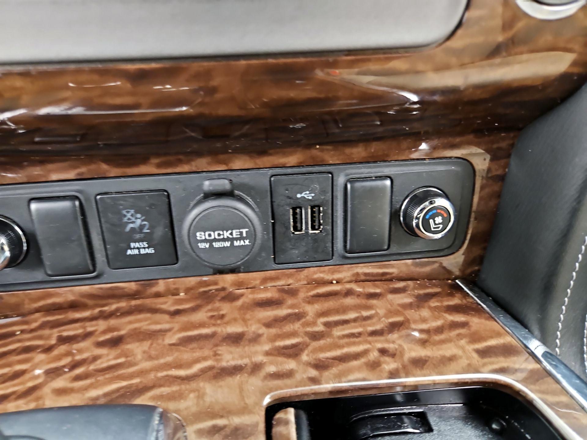 Thumbnail: 2018 Nissan Armada - 18