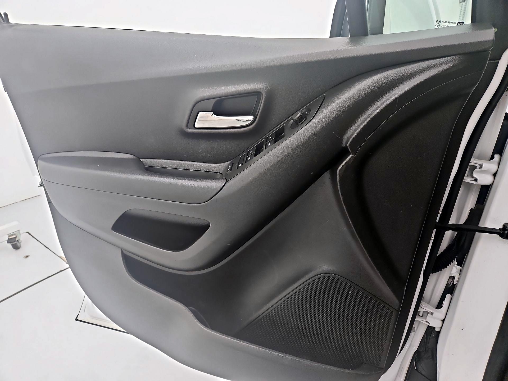 Thumbnail: 2021 Chevrolet Trax - 12