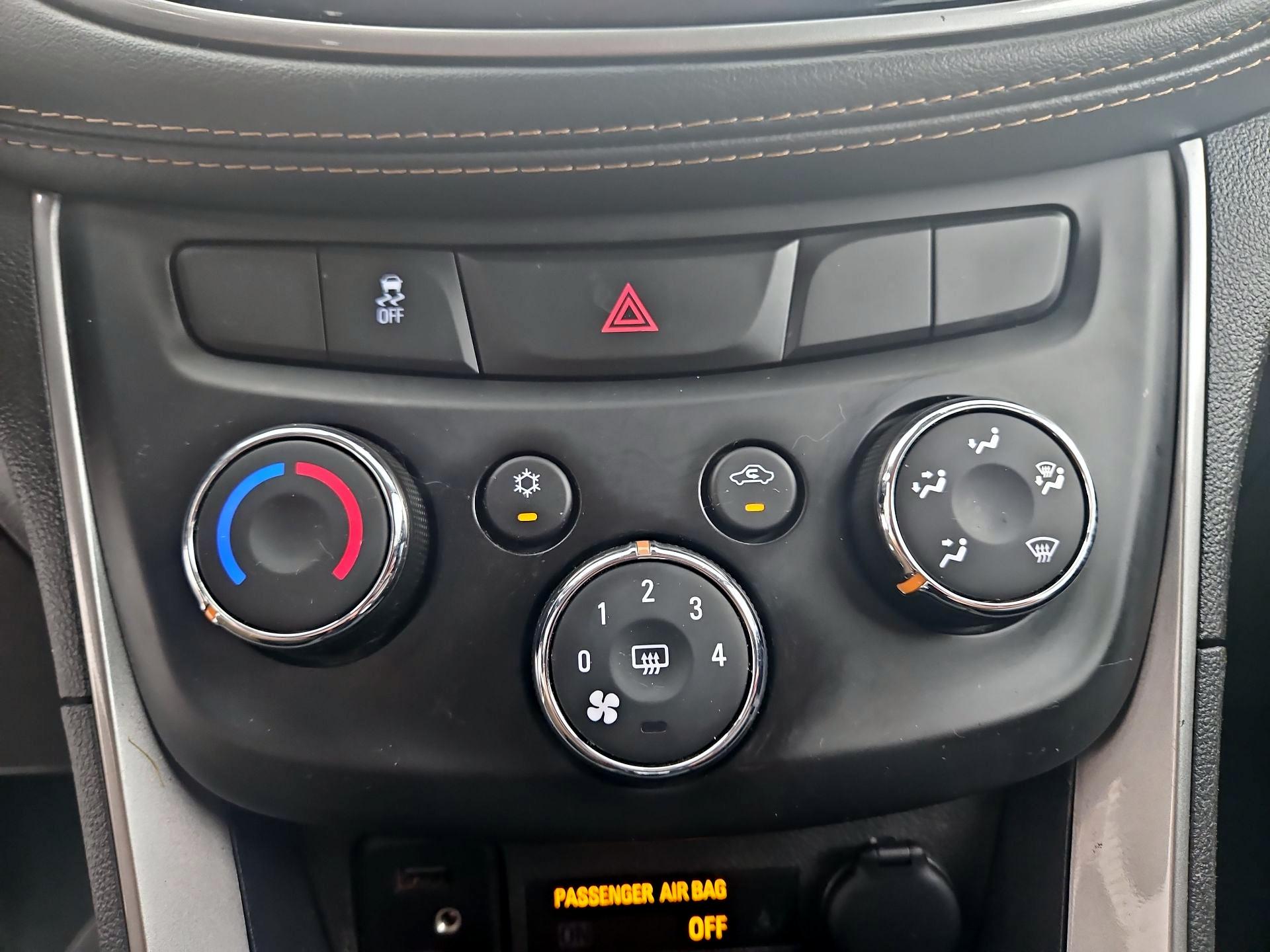 Thumbnail: 2021 Chevrolet Trax - 16