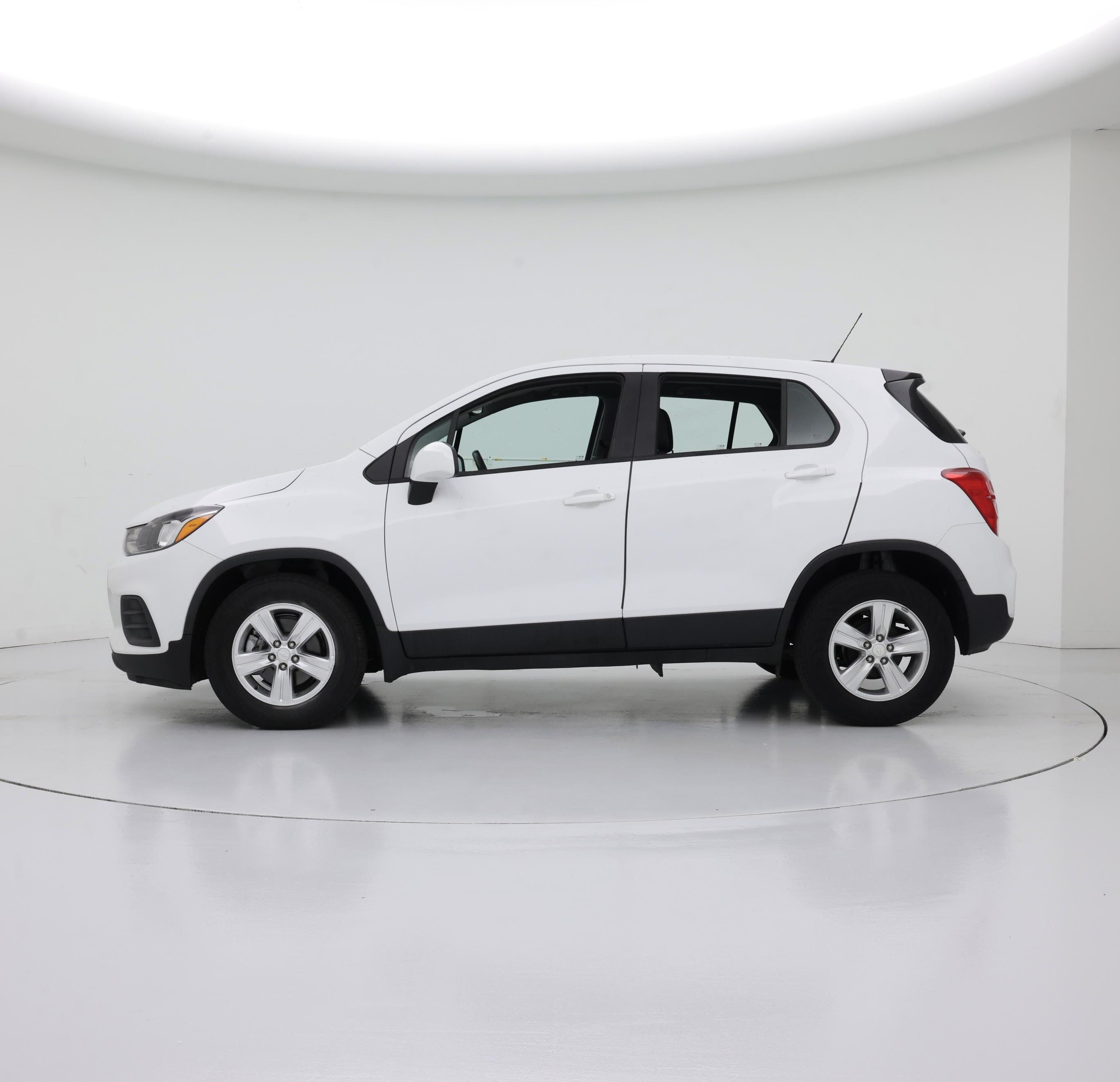 Thumbnail: 2021 Chevrolet Trax - 3