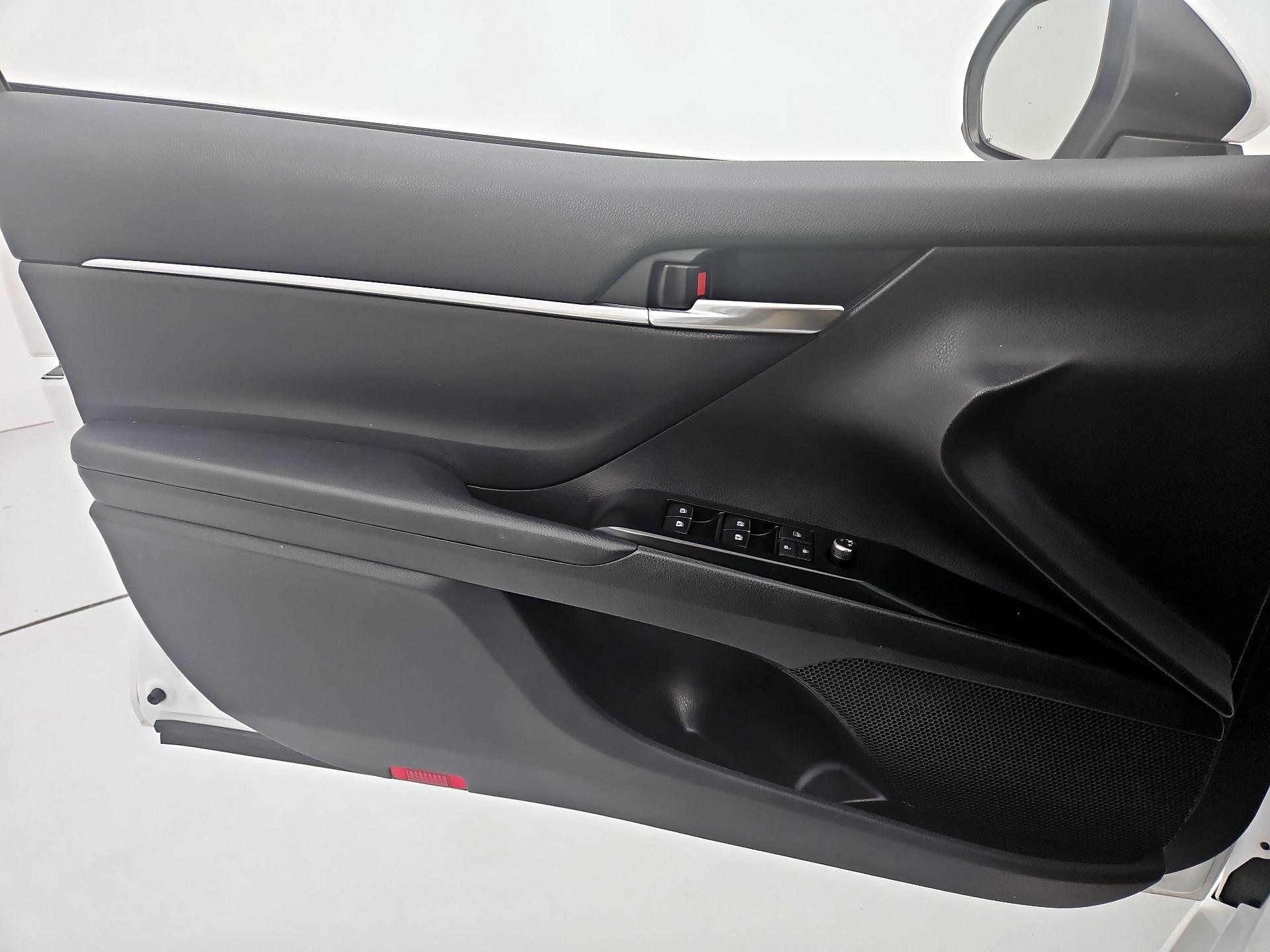 Thumbnail: 2020 Toyota Camry - 12