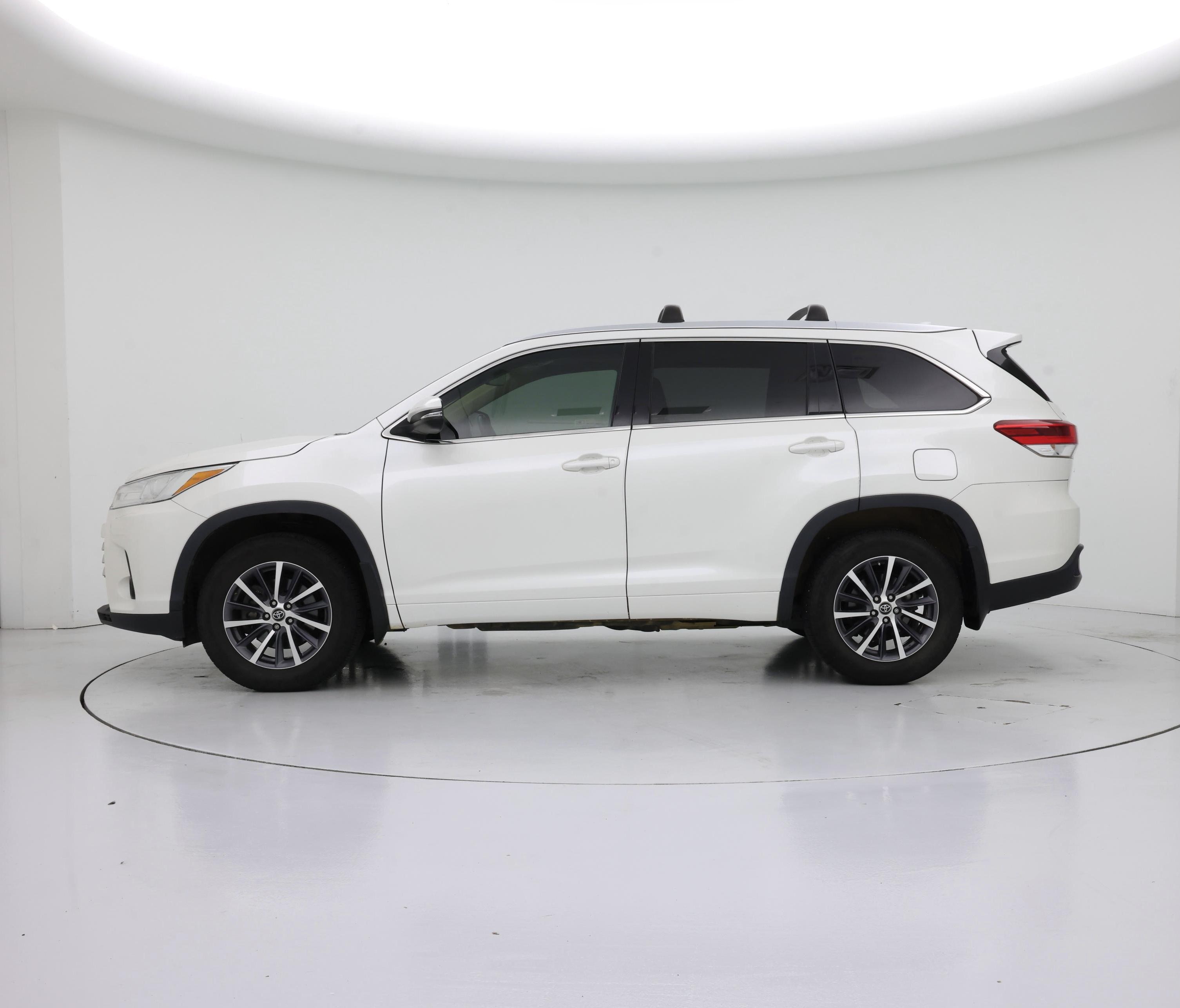 Thumbnail: 2018 Toyota Highlander - 3