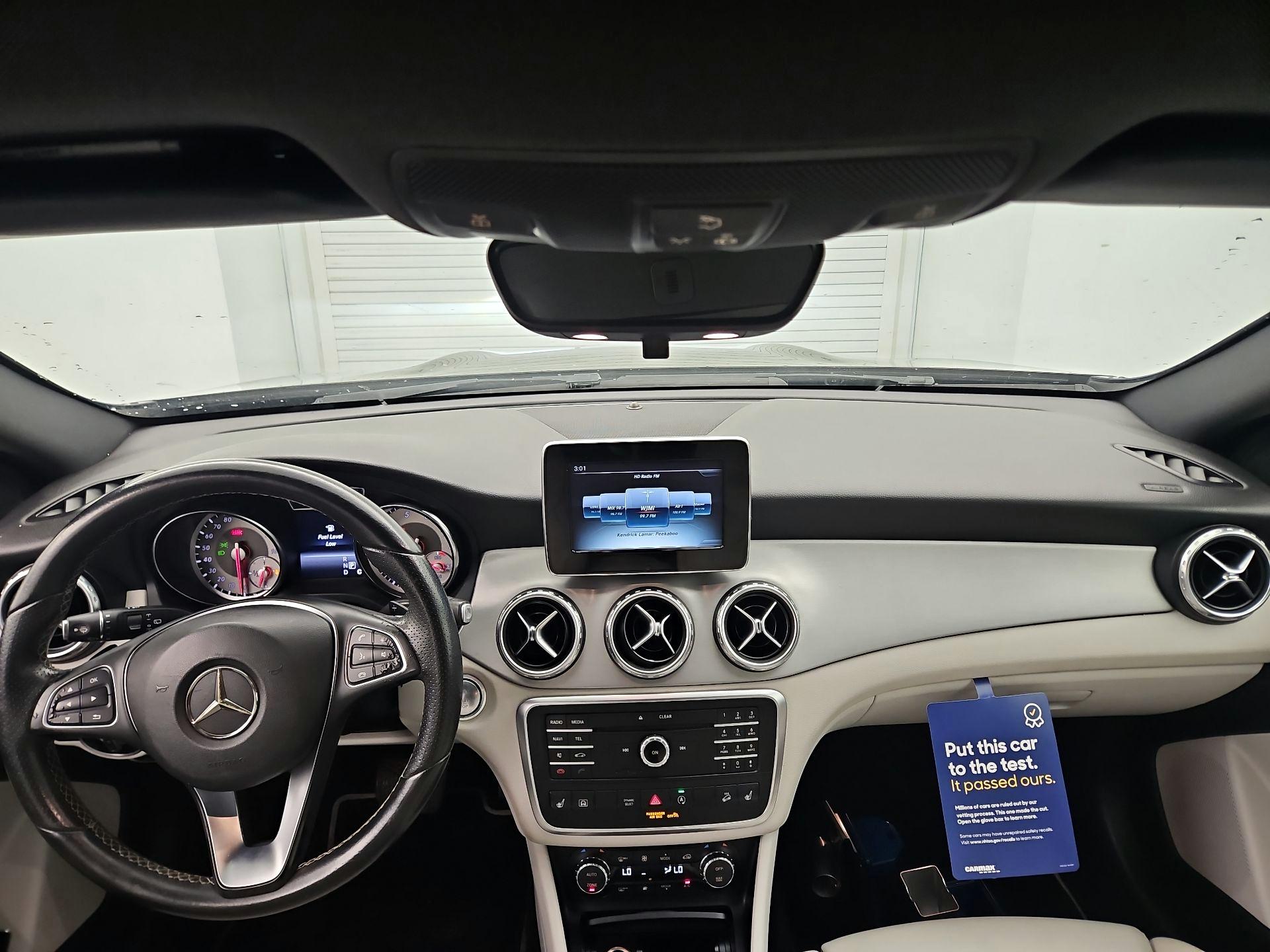 Thumbnail: 2016 Mercedes-Benz GLA - 9