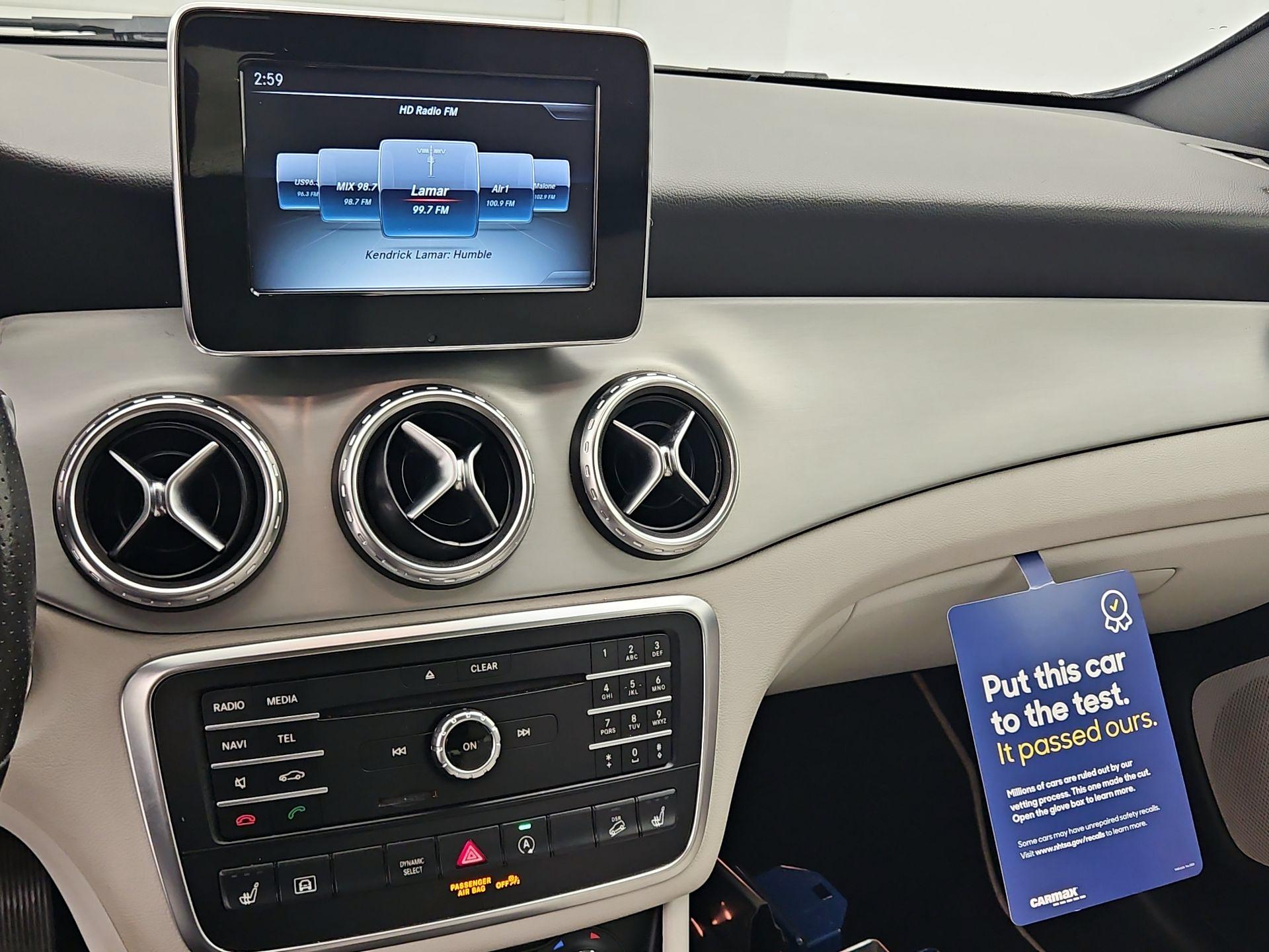Thumbnail: 2016 Mercedes-Benz GLA - 15