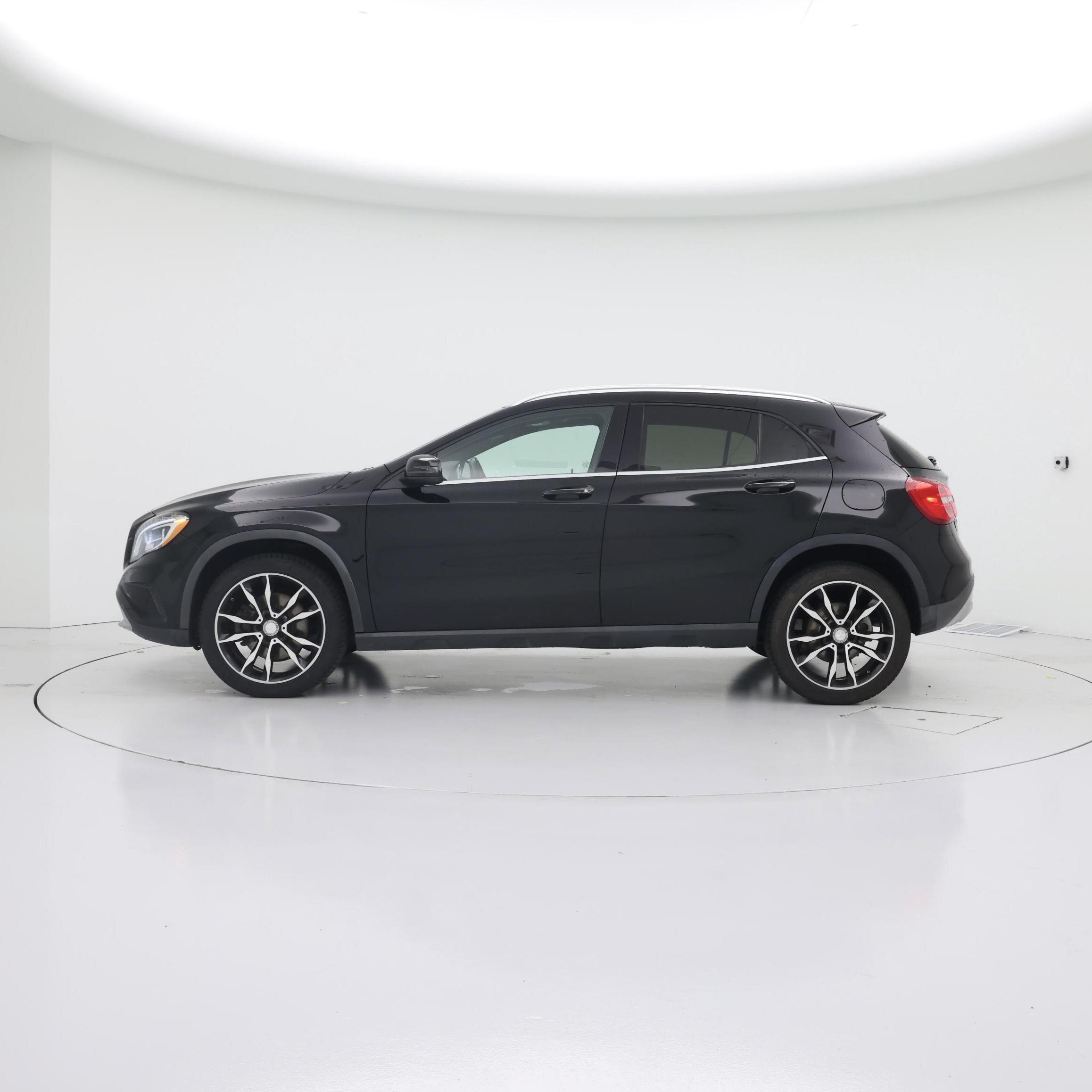 Thumbnail: 2016 Mercedes-Benz GLA - 3