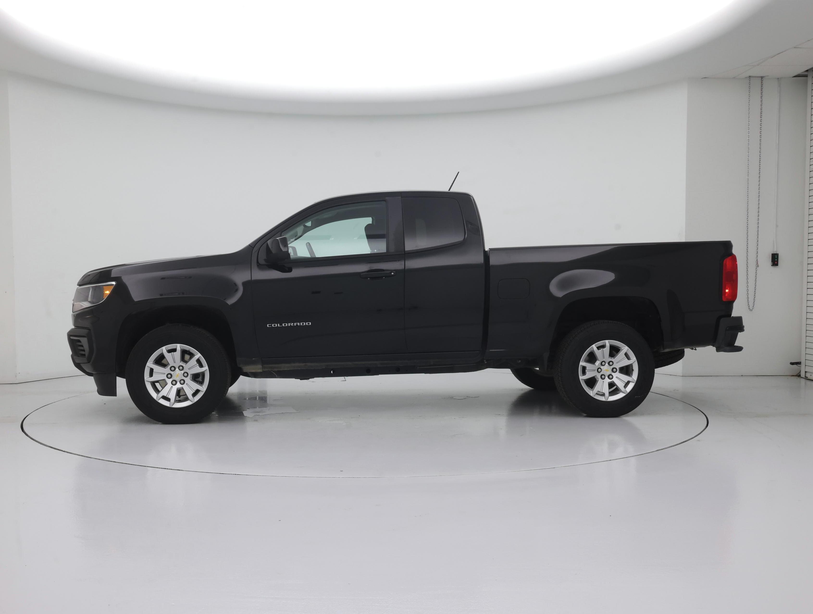 Thumbnail: 2022 Chevrolet Colorado - 3