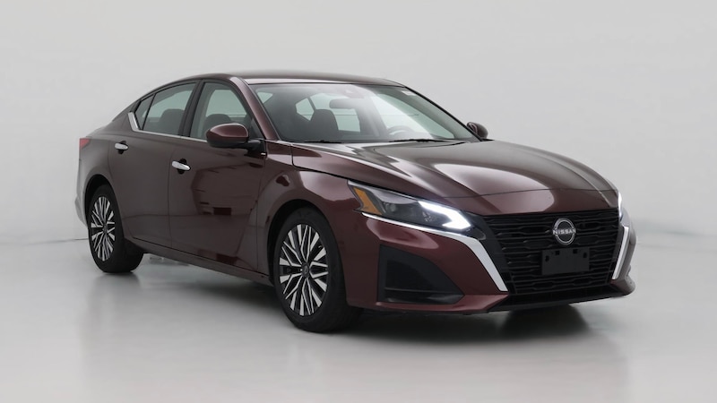 2023 Nissan Altima SV Hero Image