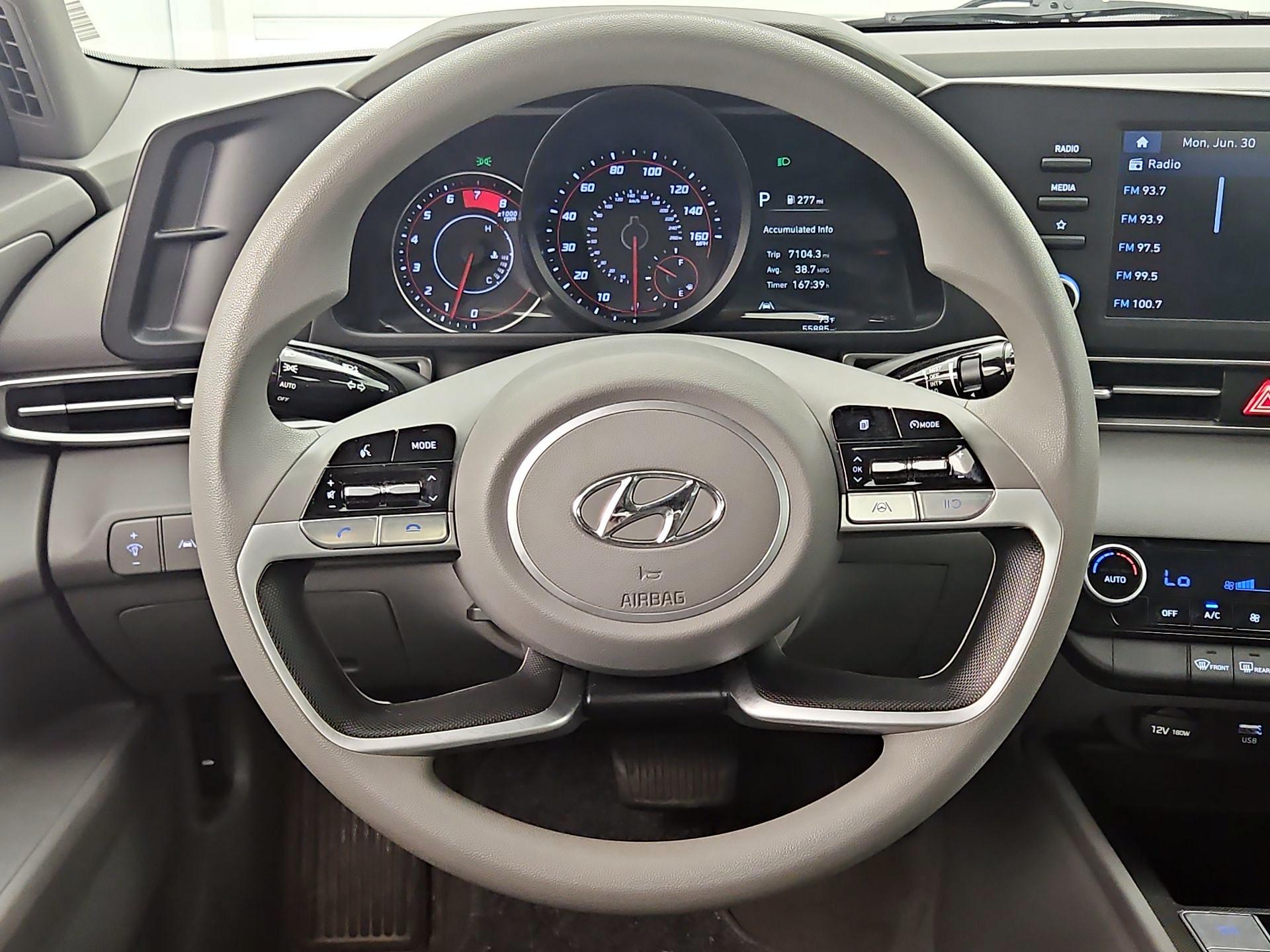 Thumbnail: 2023 Hyundai Elantra - 10