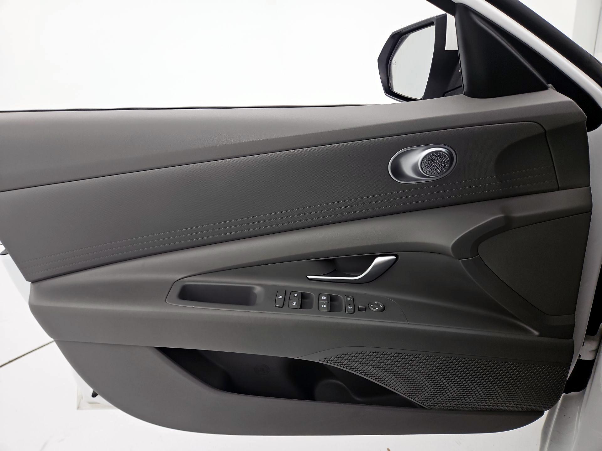 Thumbnail: 2023 Hyundai Elantra - 12