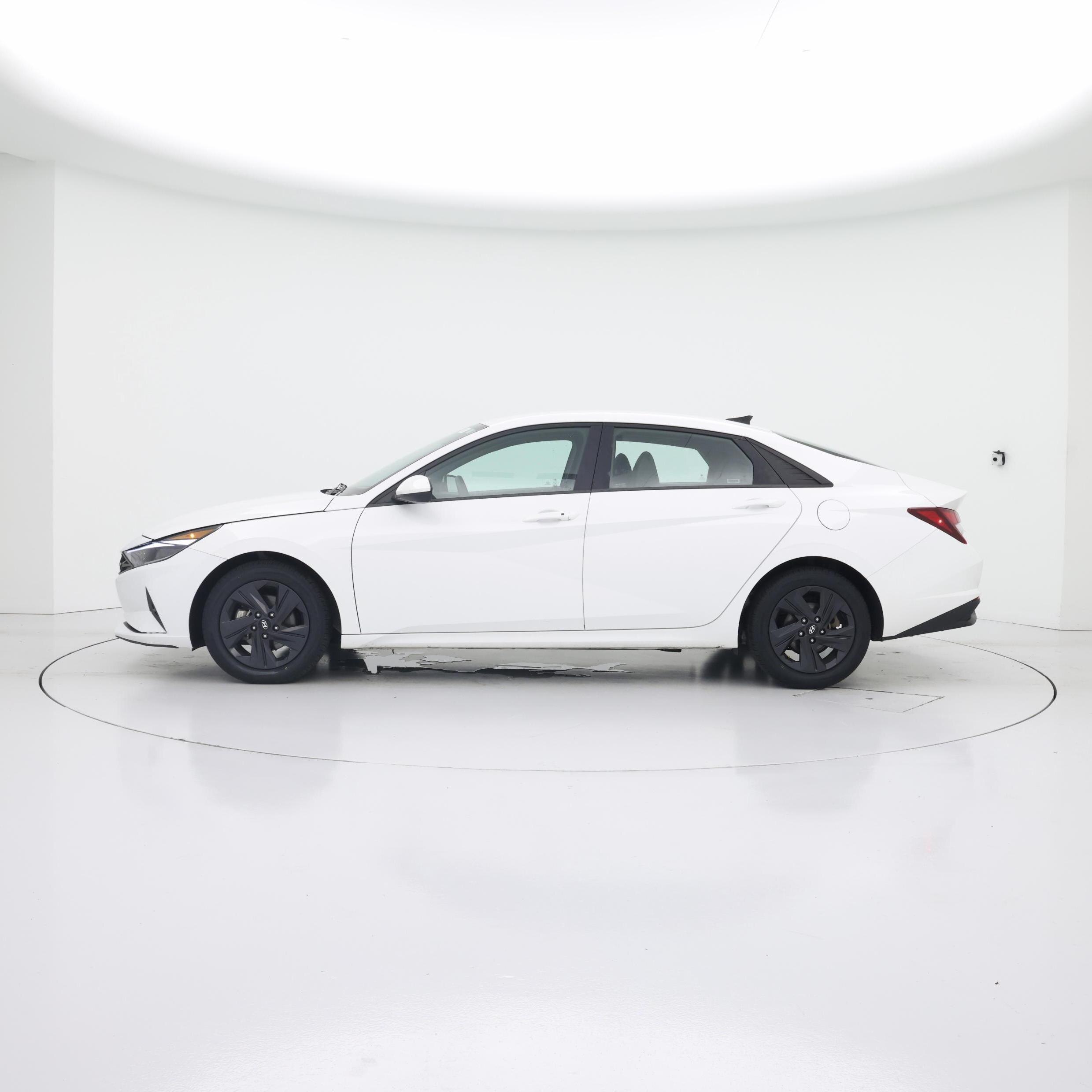 Thumbnail: 2023 Hyundai Elantra - 3