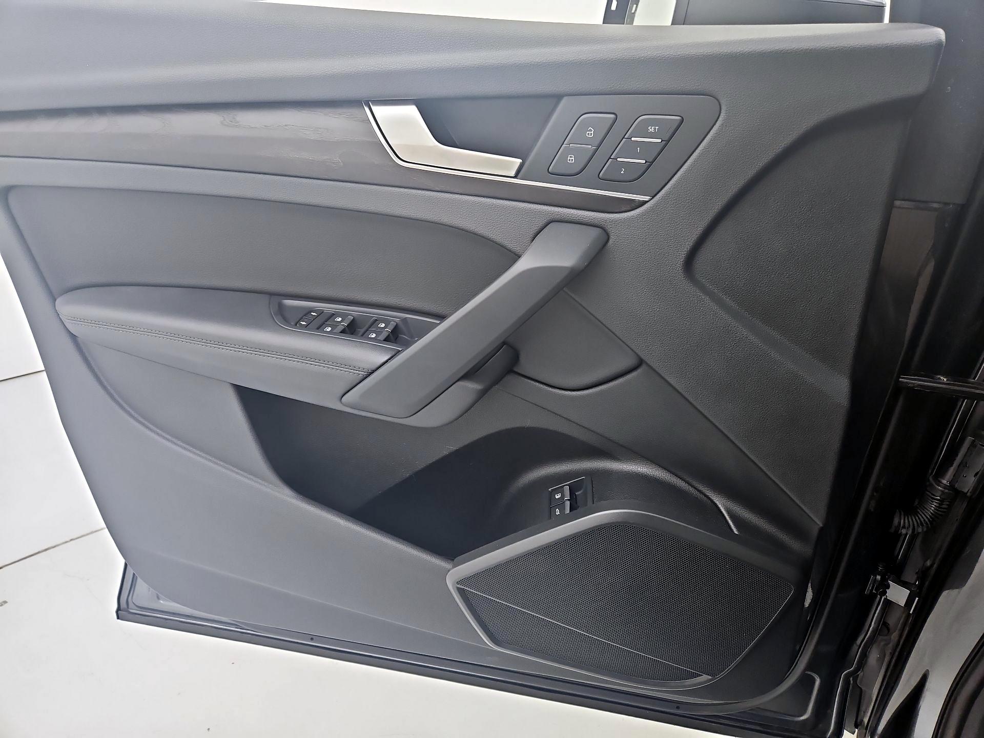 Thumbnail: 2020 Audi Q5 - 12