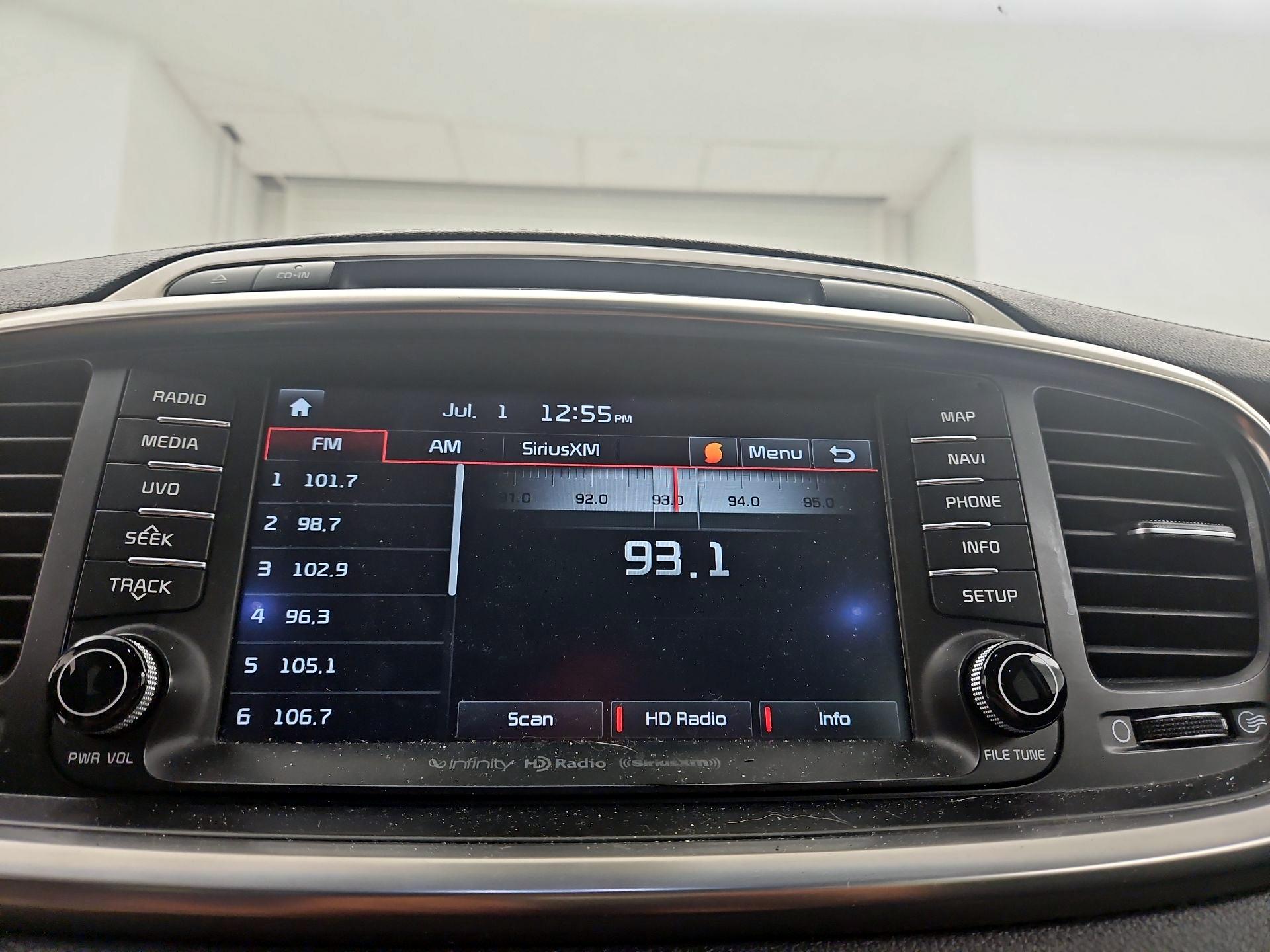 Thumbnail: 2016 Kia Sorento - 16
