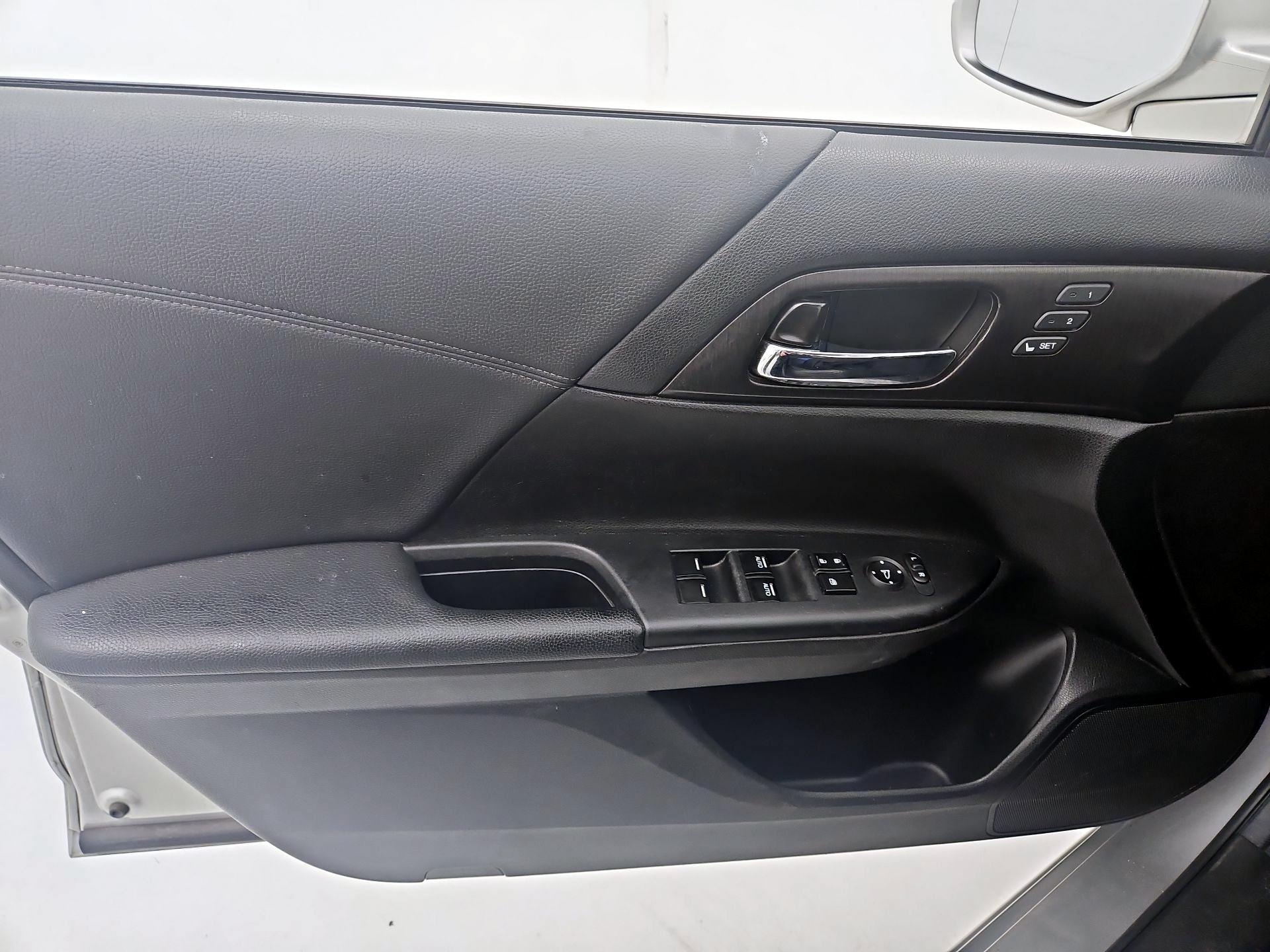 Thumbnail: 2015 Honda Accord - 12
