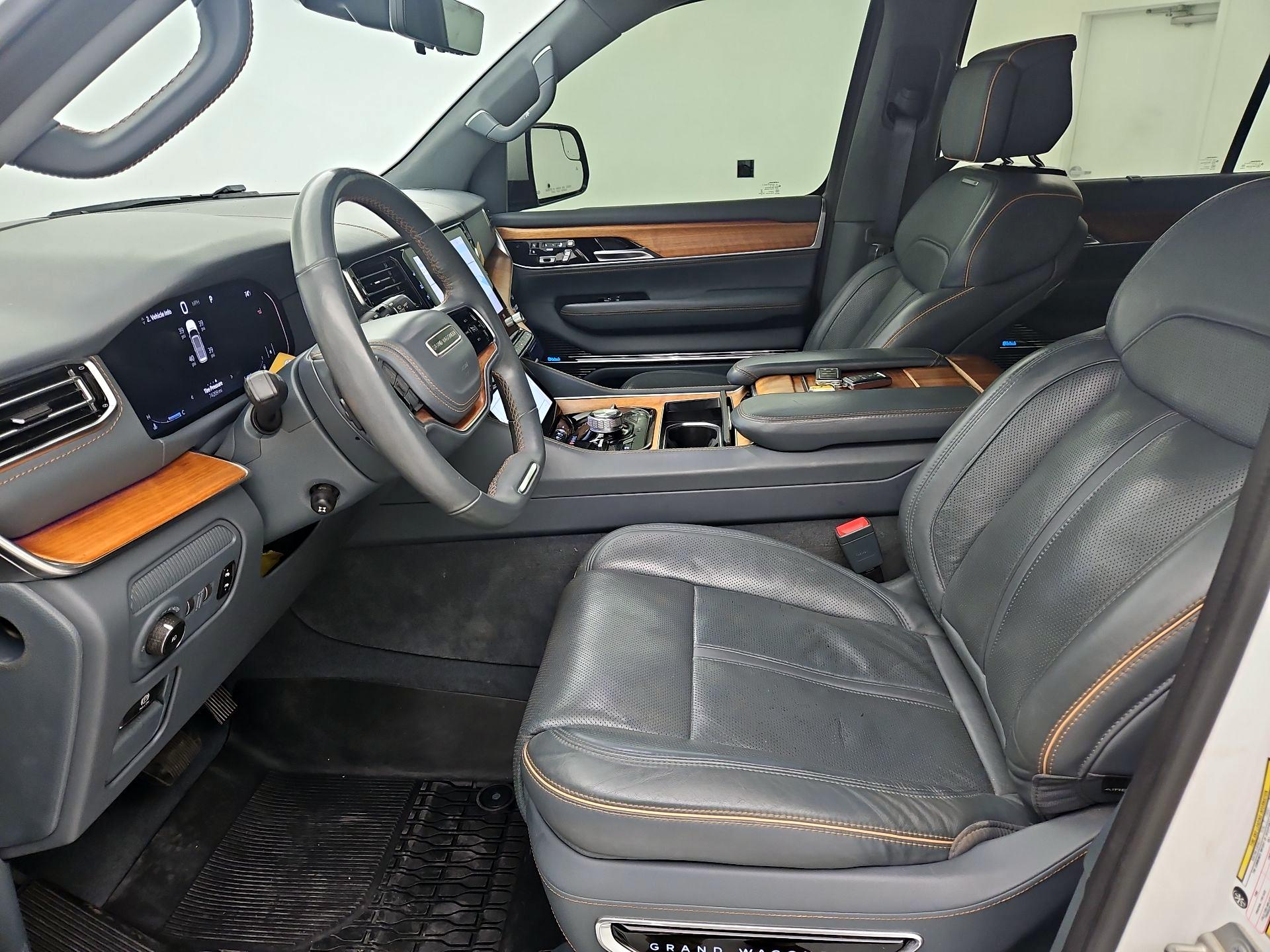Thumbnail: 2022 Jeep Grand Wagoneer - 11