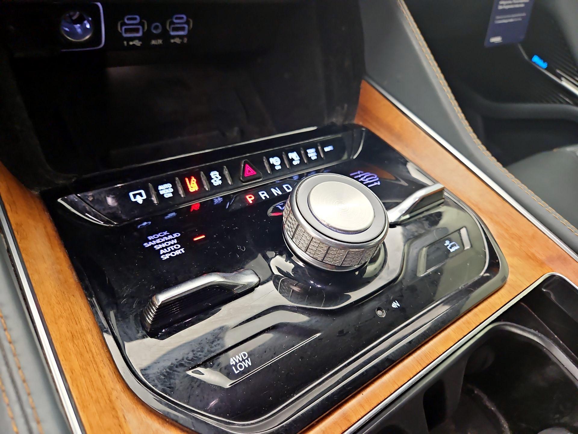 Thumbnail: 2022 Jeep Grand Wagoneer - 18
