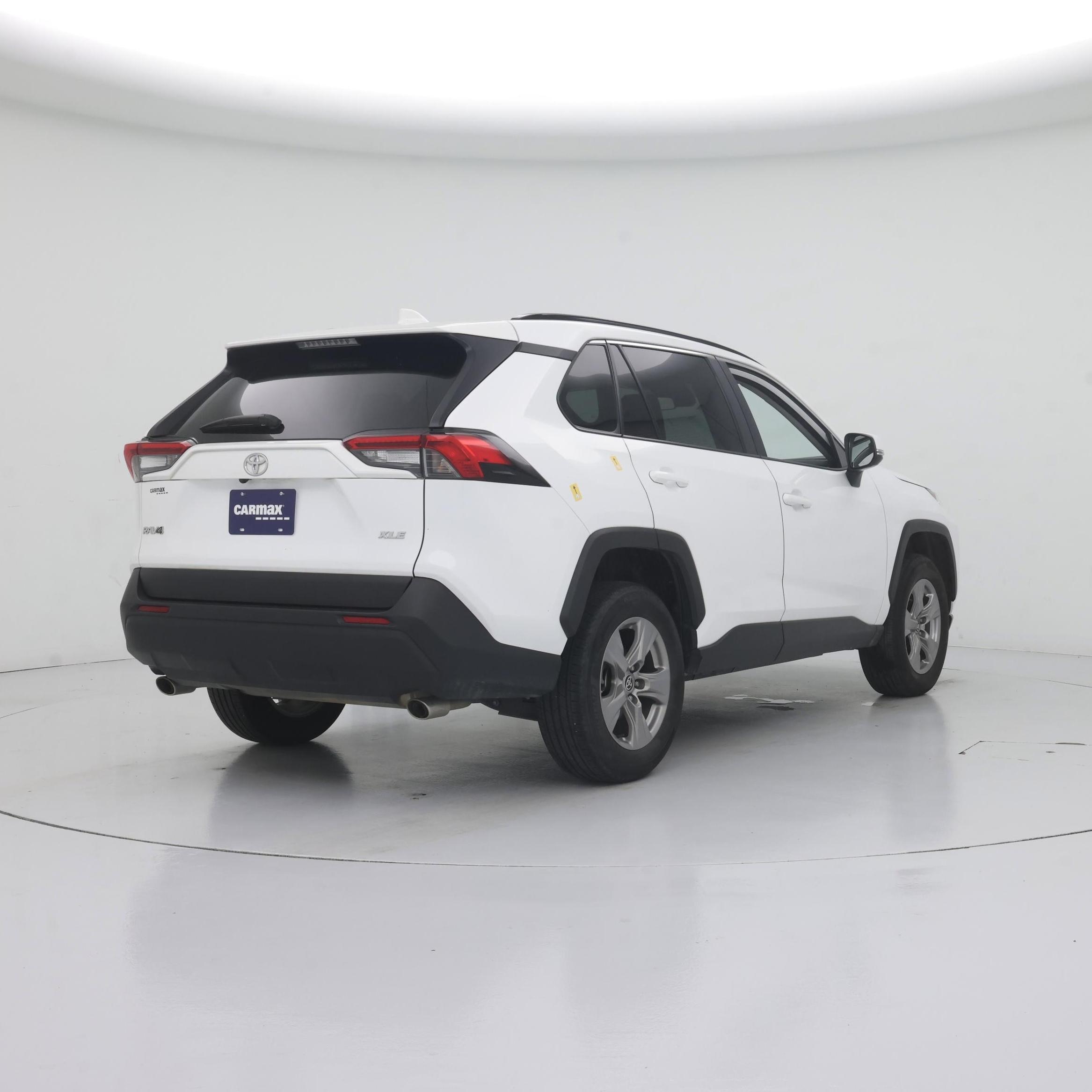 Thumbnail: 2023 Toyota RAV4 - 8