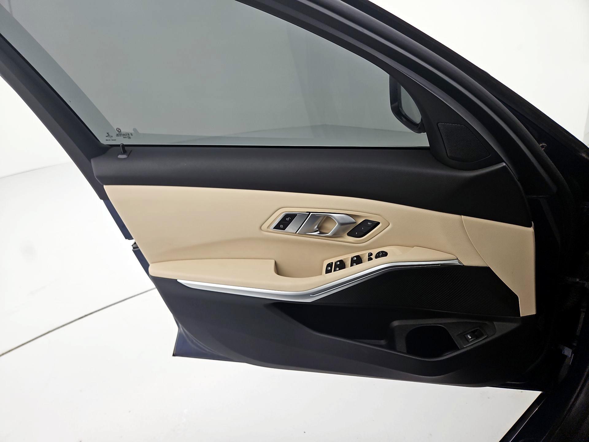 Thumbnail: 2021 BMW 3 Series - 12