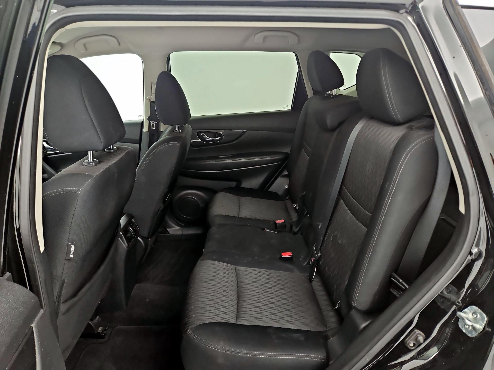 Thumbnail: 2017 Nissan Rogue - 19