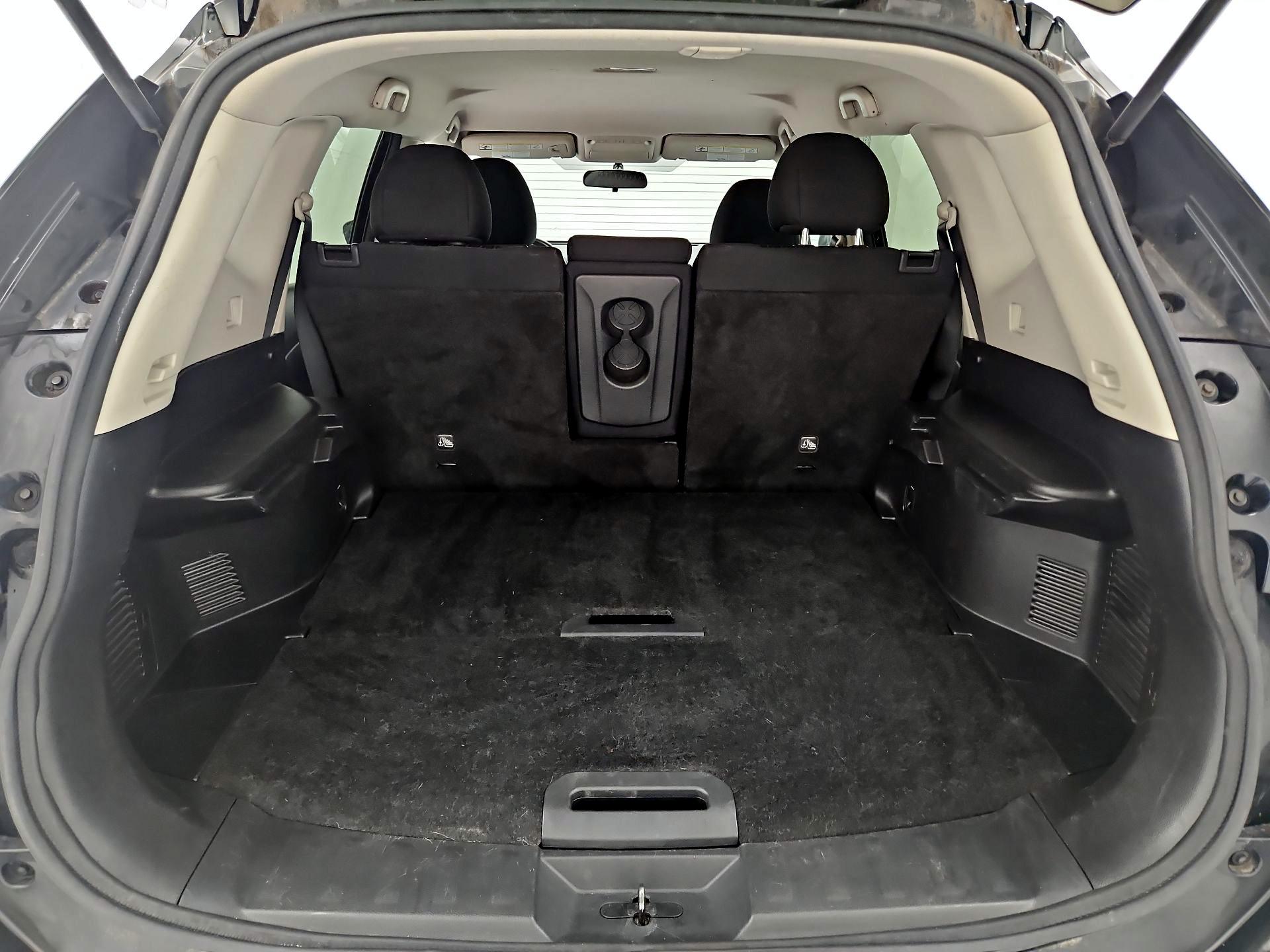 Thumbnail: 2017 Nissan Rogue - 20