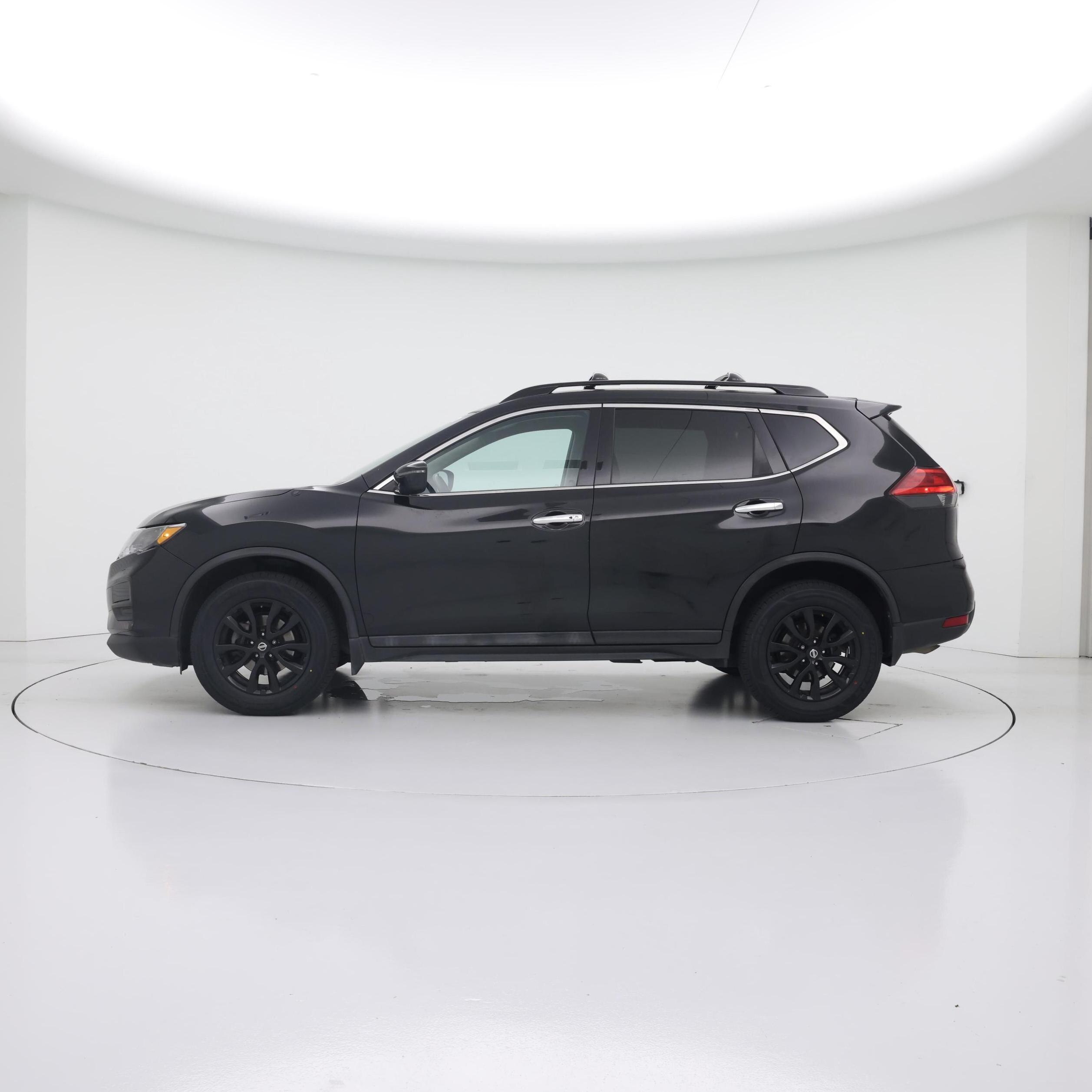 Thumbnail: 2017 Nissan Rogue - 3