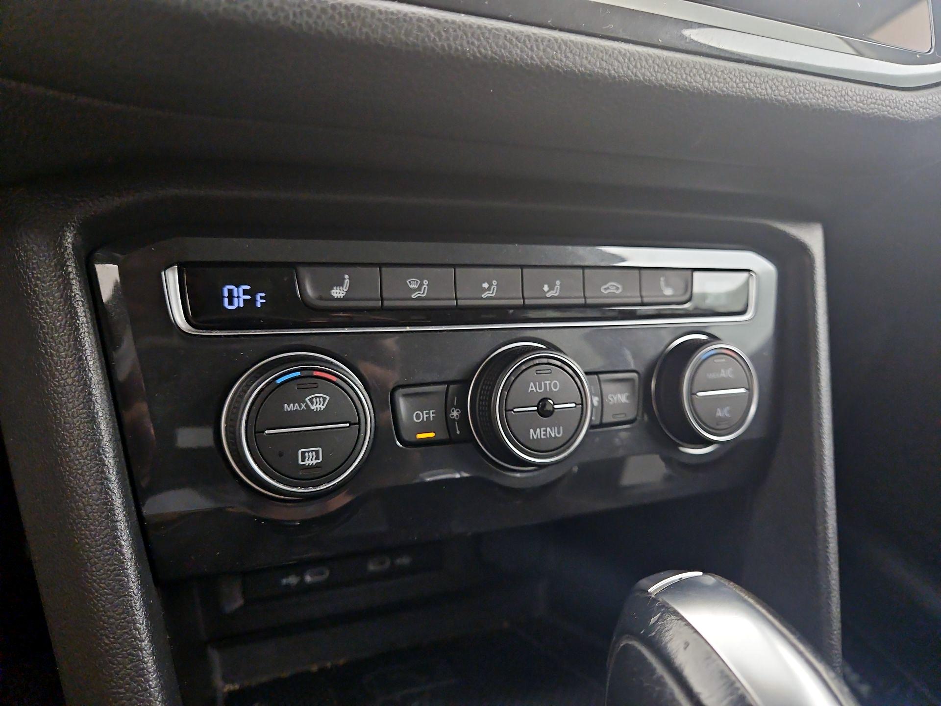 Thumbnail: 2021 Volkswagen Tiguan - 16