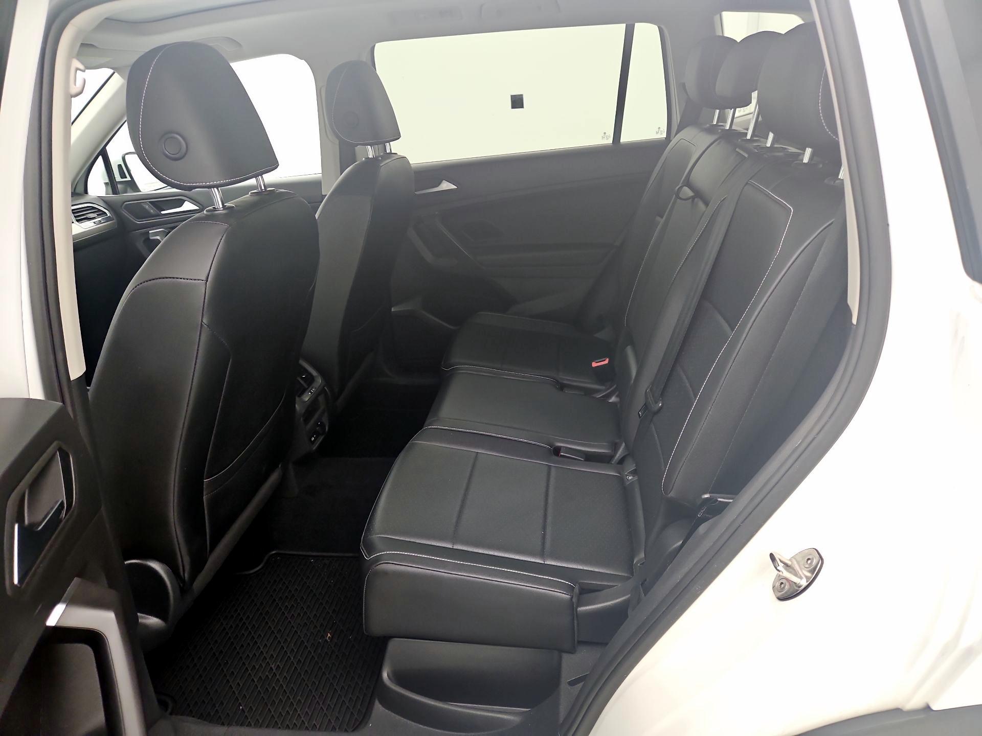Thumbnail: 2021 Volkswagen Tiguan - 19