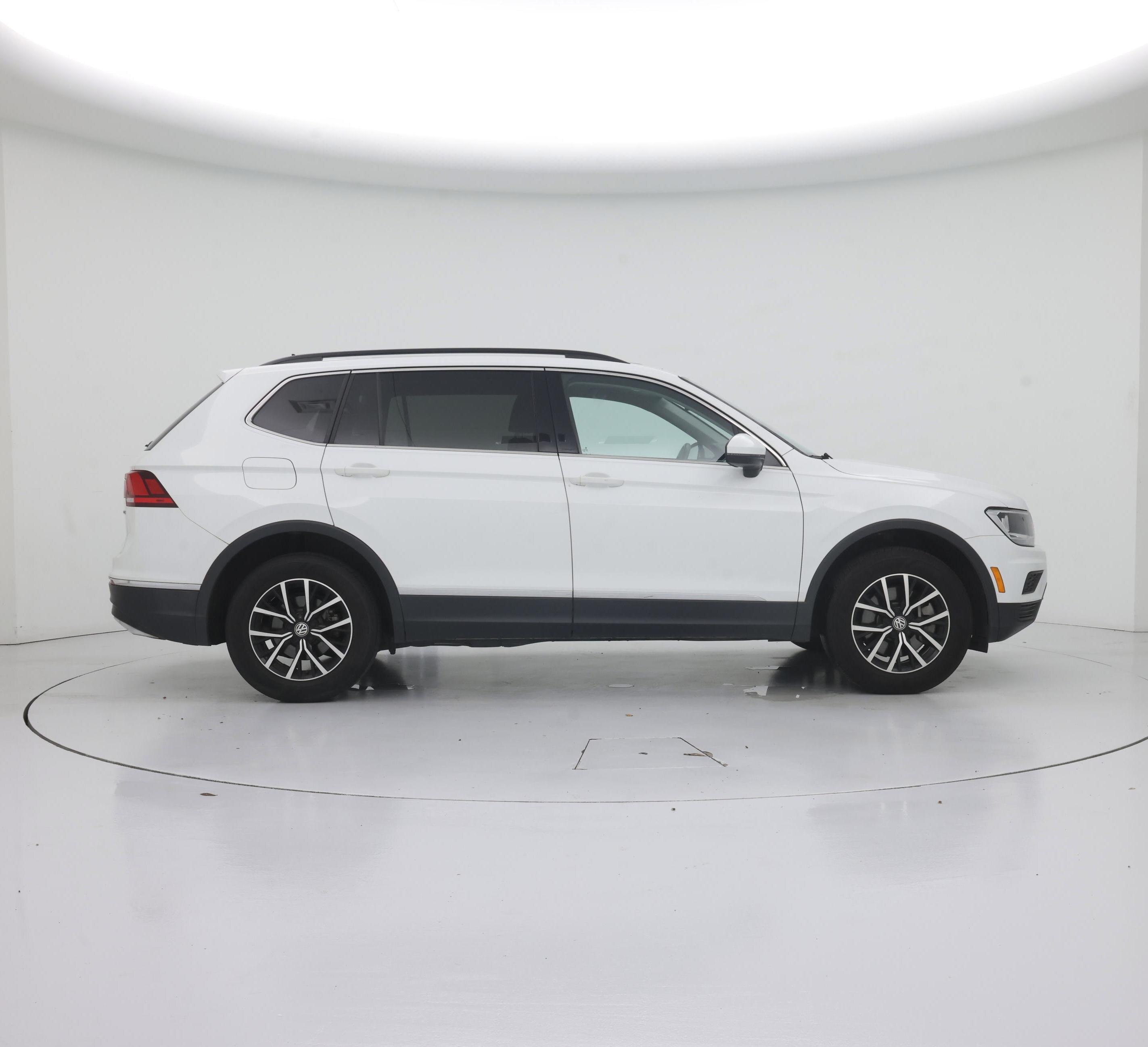 Thumbnail: 2021 Volkswagen Tiguan - 7