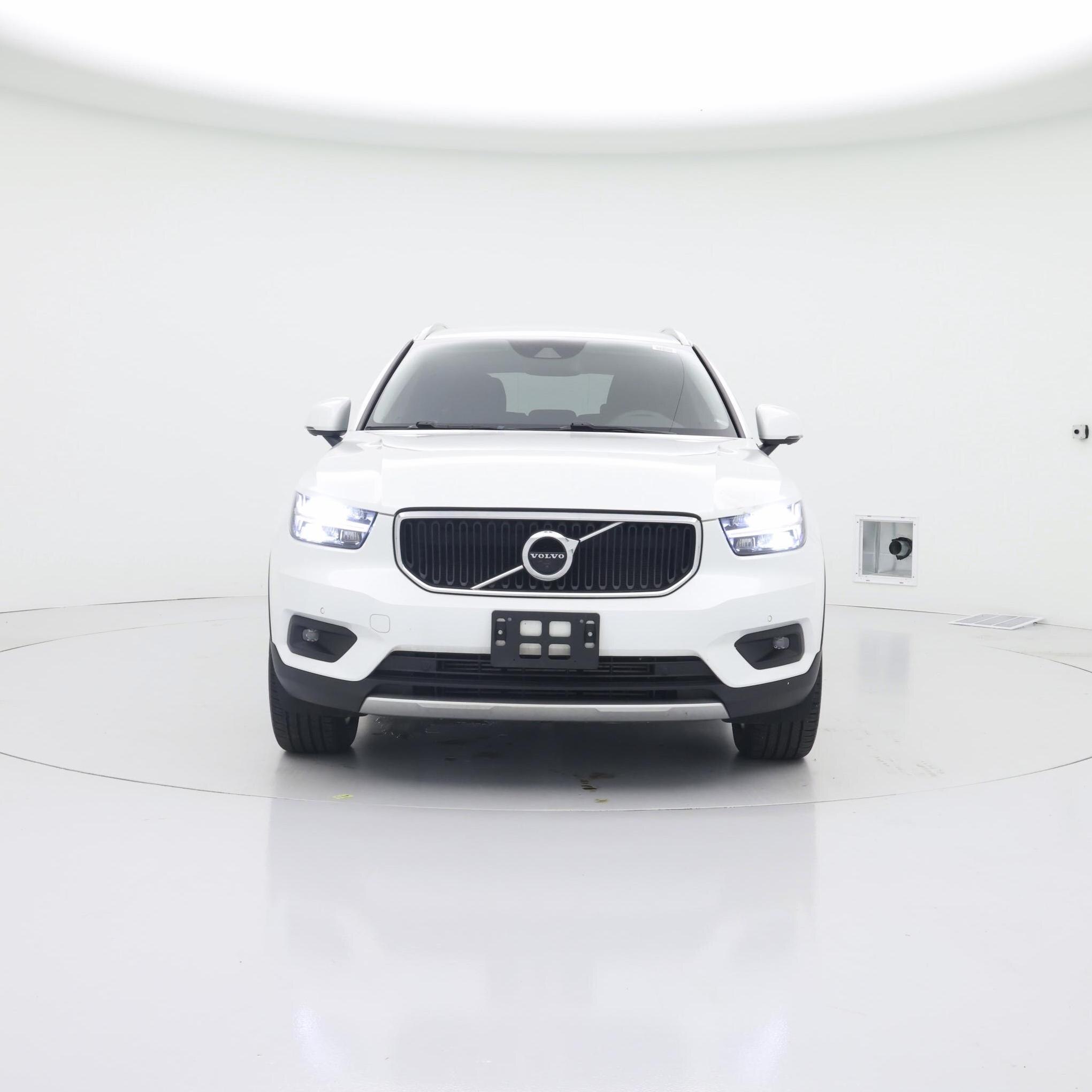 Thumbnail: 2022 Volvo XC40 - 5